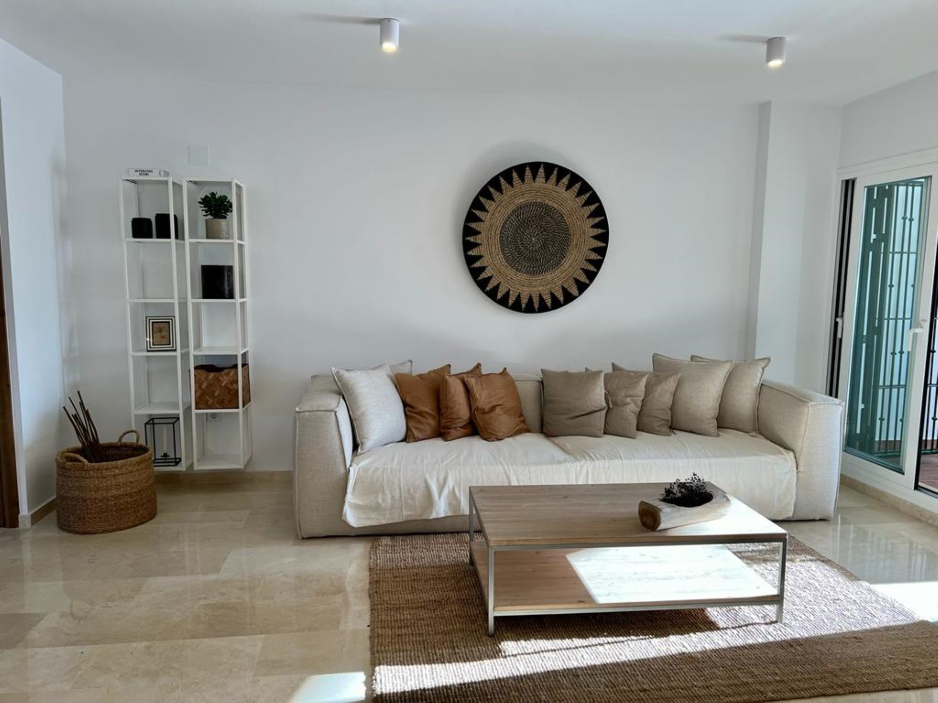 Apartamento de 3 dormitorios en planta baja en San Pedro de Alcántara, Marbella