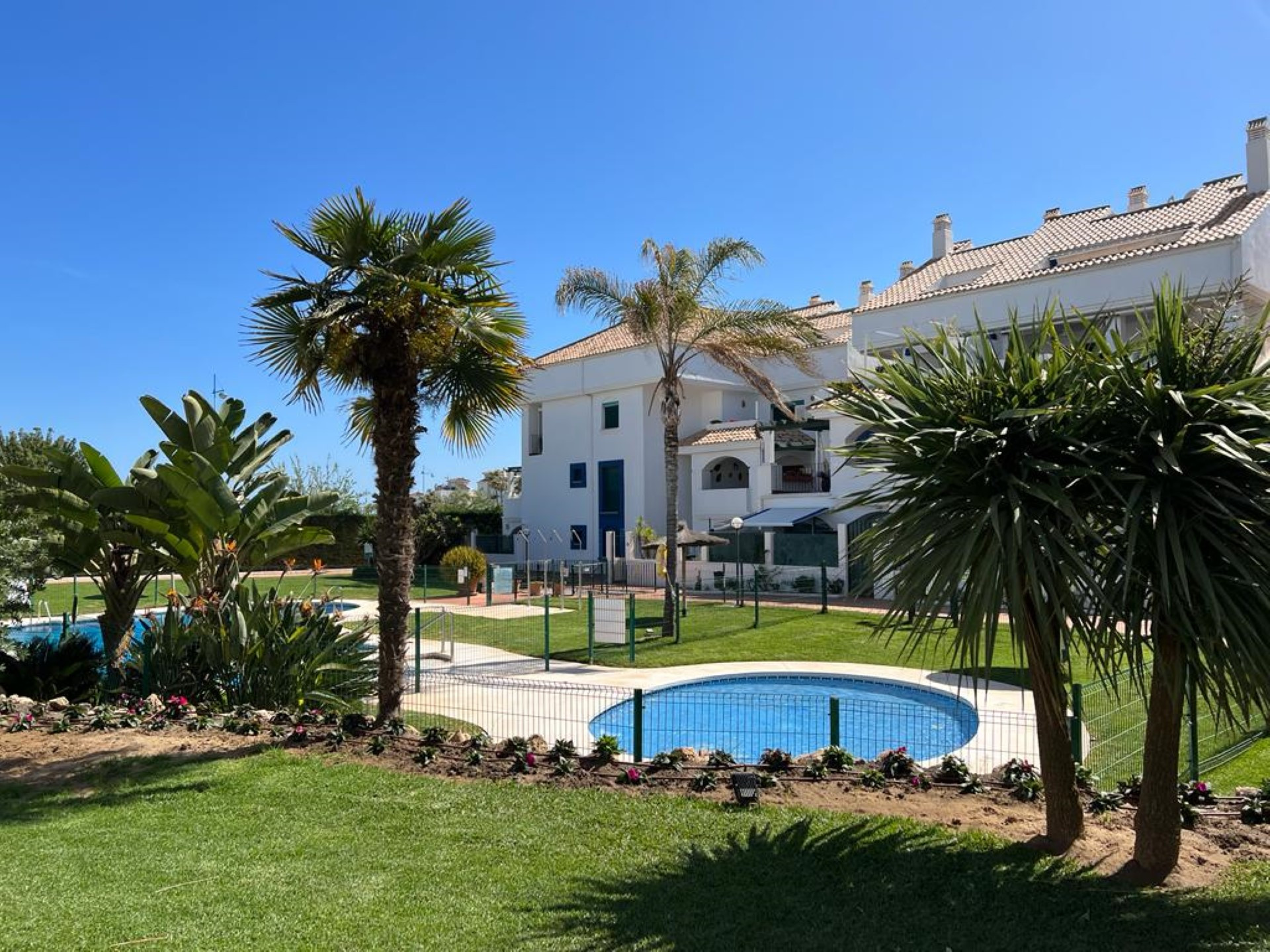 Apartamento de 3 dormitorios en planta baja en San Pedro de Alcántara, Marbella