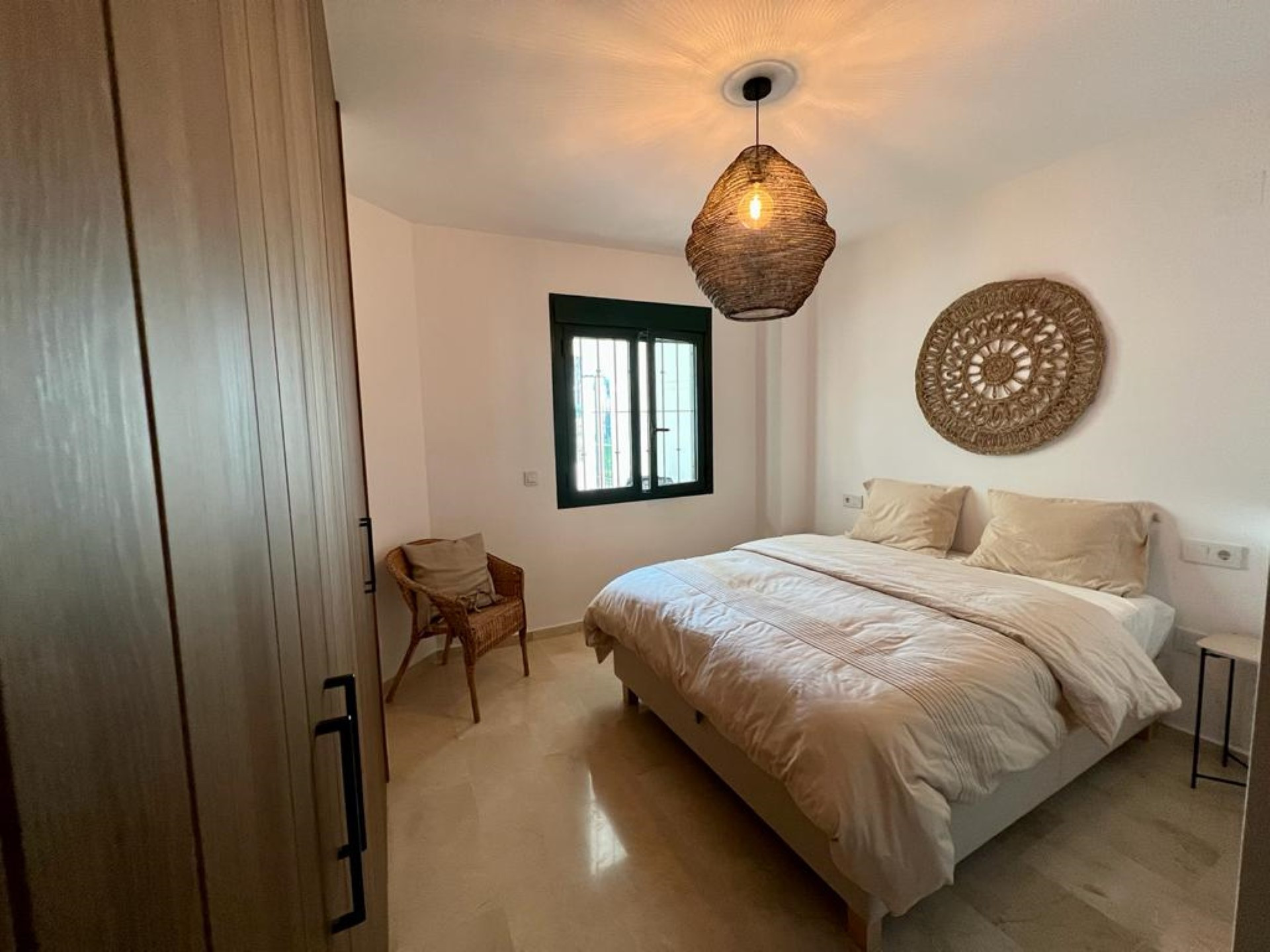 Apartamento de 3 dormitorios en planta baja en San Pedro de Alcántara, Marbella