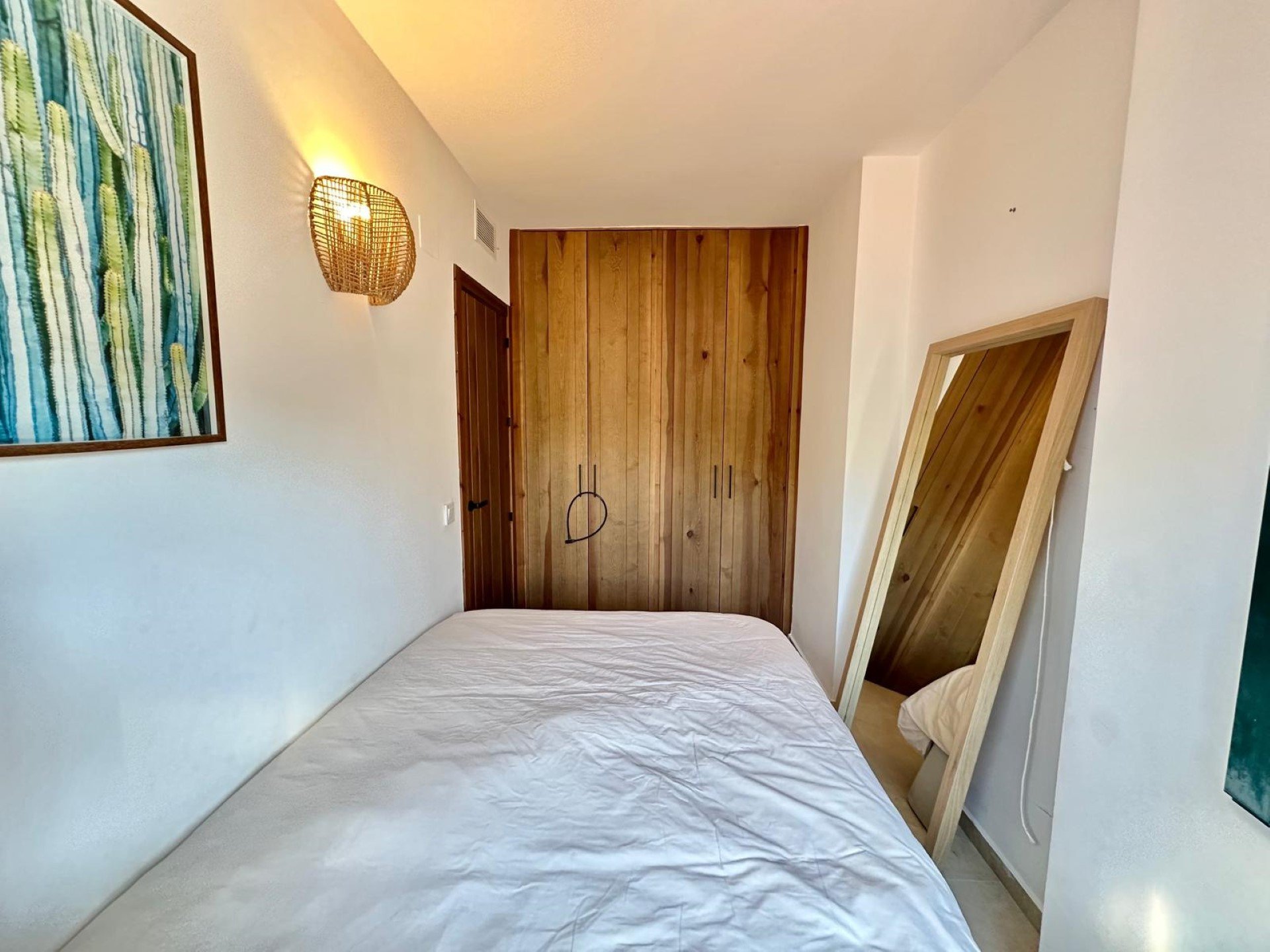 Elegante apartamento en planta baja junto a la playa en Las Arenas, San Pedro de Alcántara