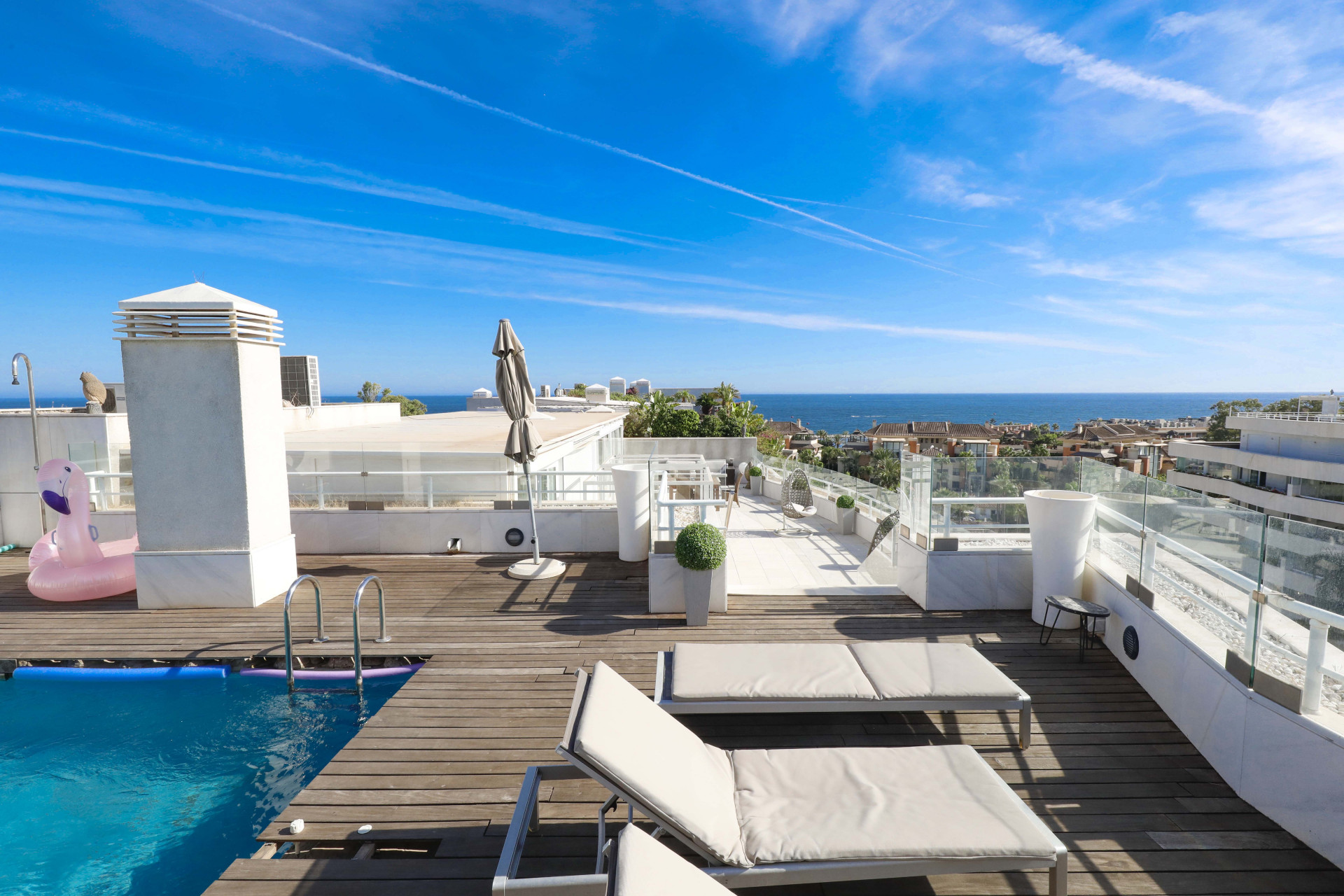 A stunning 6 bedroom duplex penthouse in El Embrujo Banus