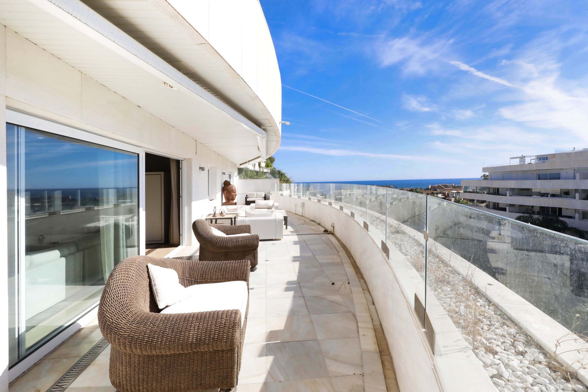 A stunning 6 bedroom duplex penthouse in El Embrujo Banus