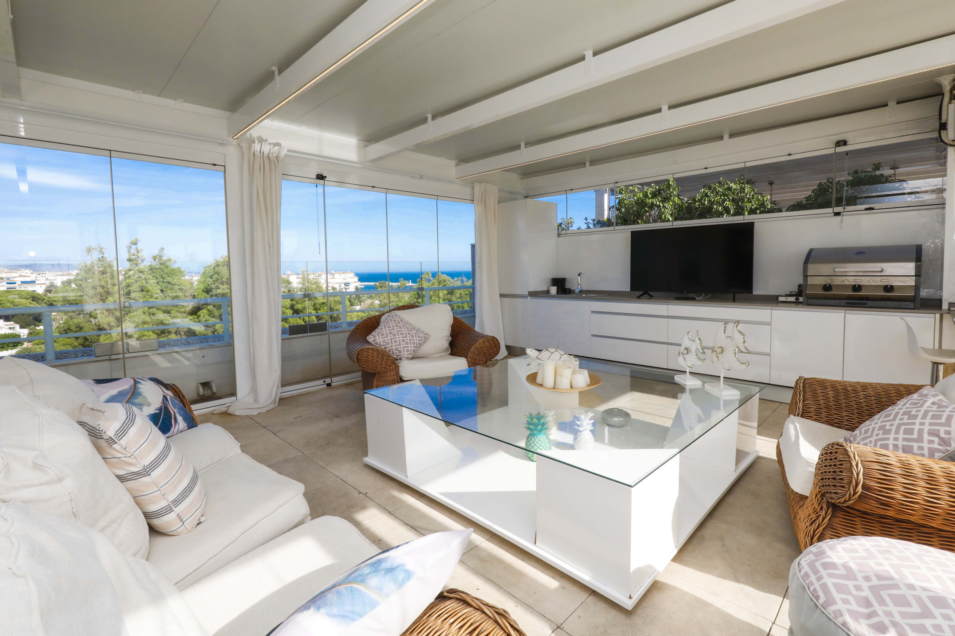 A stunning 6 bedroom duplex penthouse in El Embrujo Banus