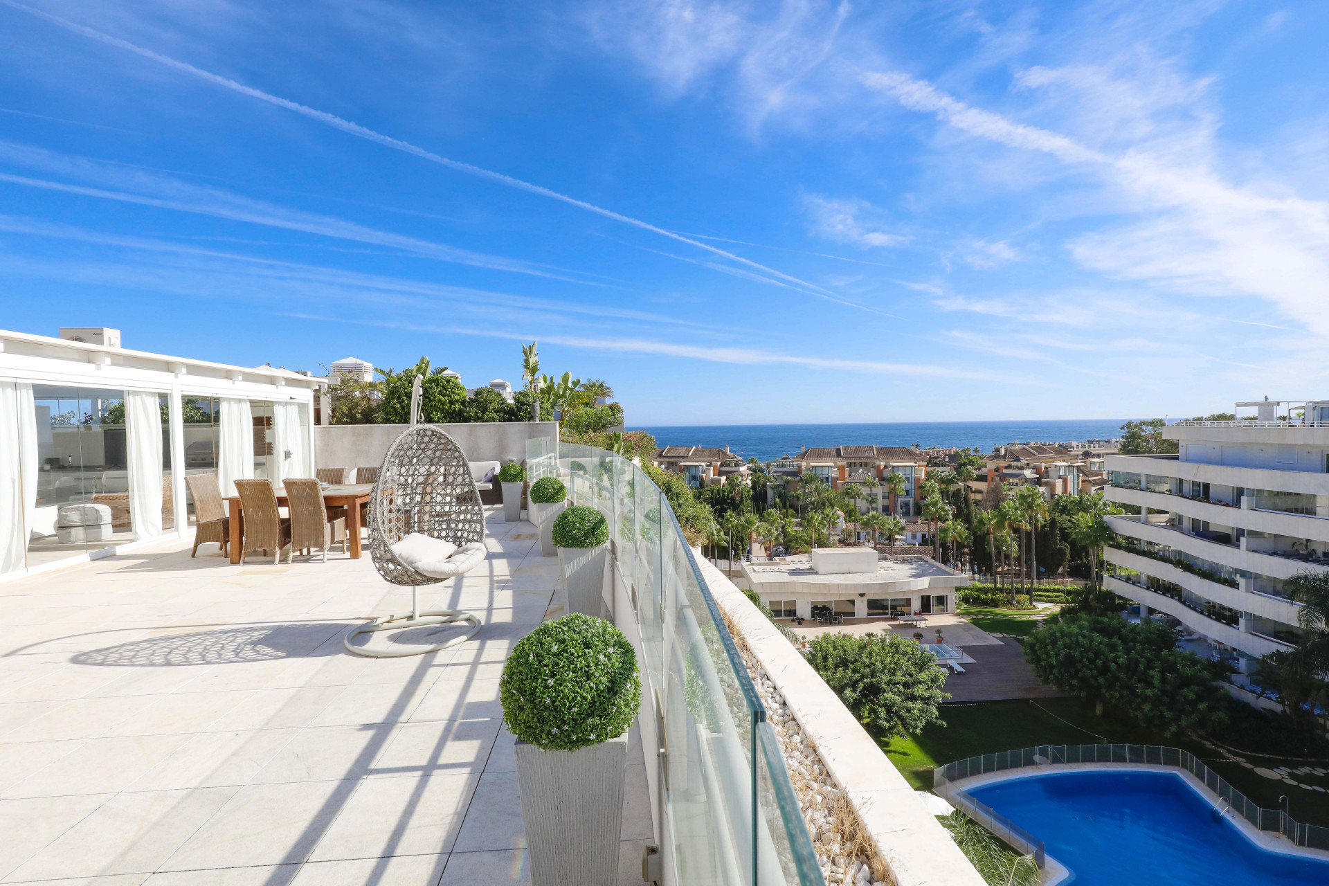 A stunning 6 bedroom duplex penthouse in El Embrujo Banus