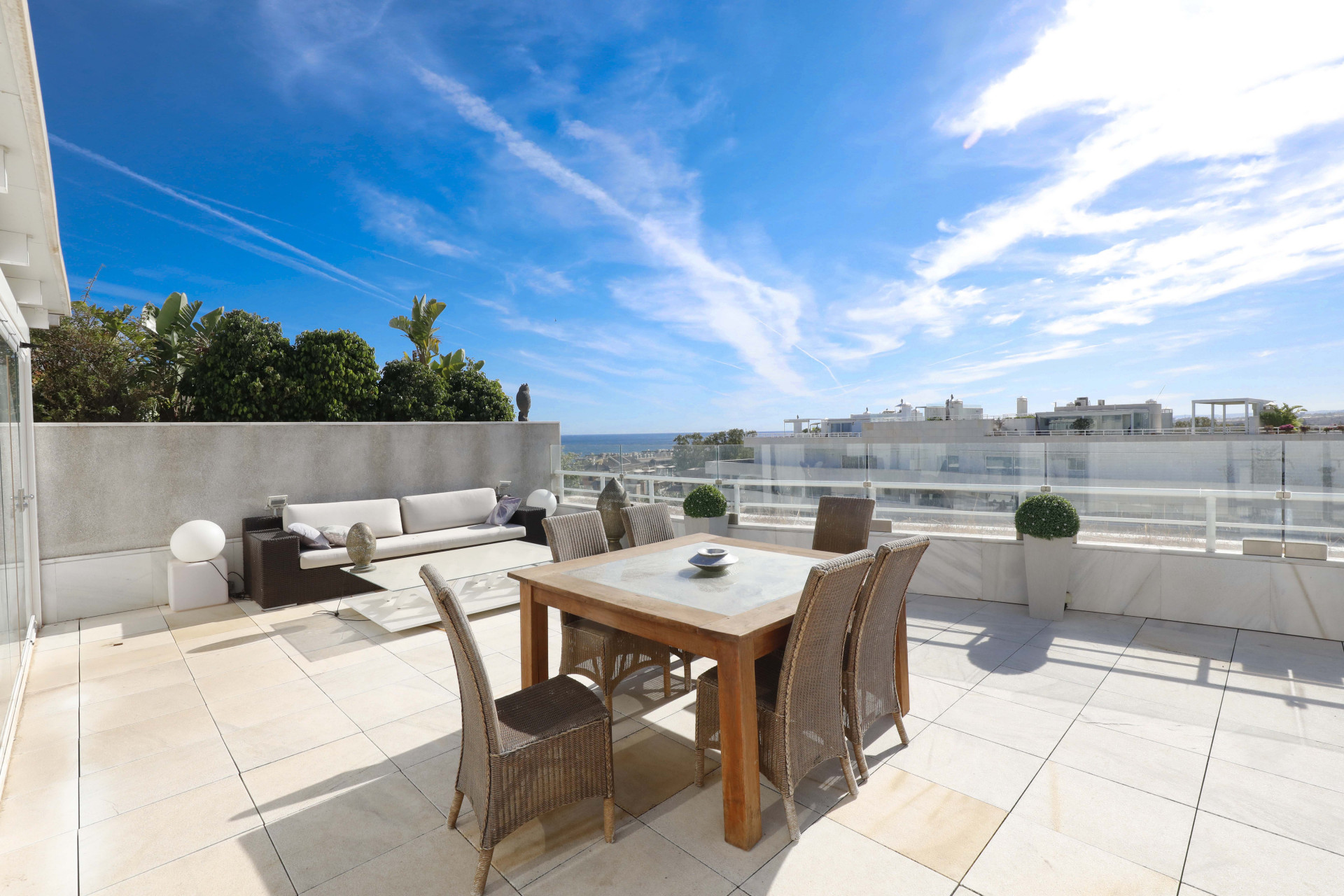 A stunning 6 bedroom duplex penthouse in El Embrujo Banus