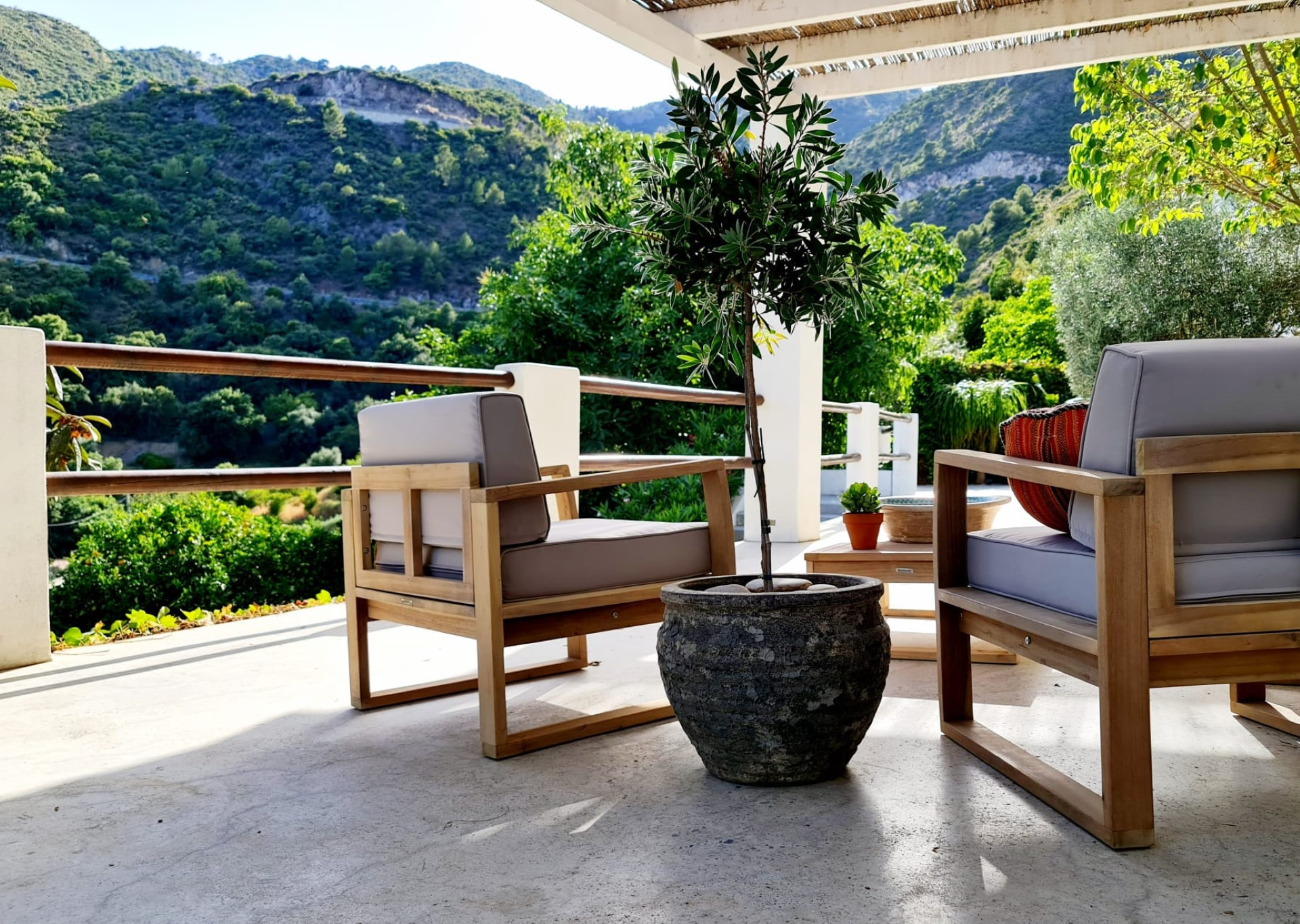 Villa de ensueño rodeada de naturaleza.