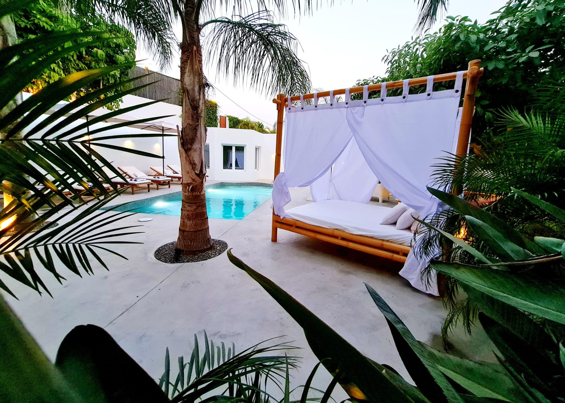 Villa de ensueño rodeada de naturaleza.