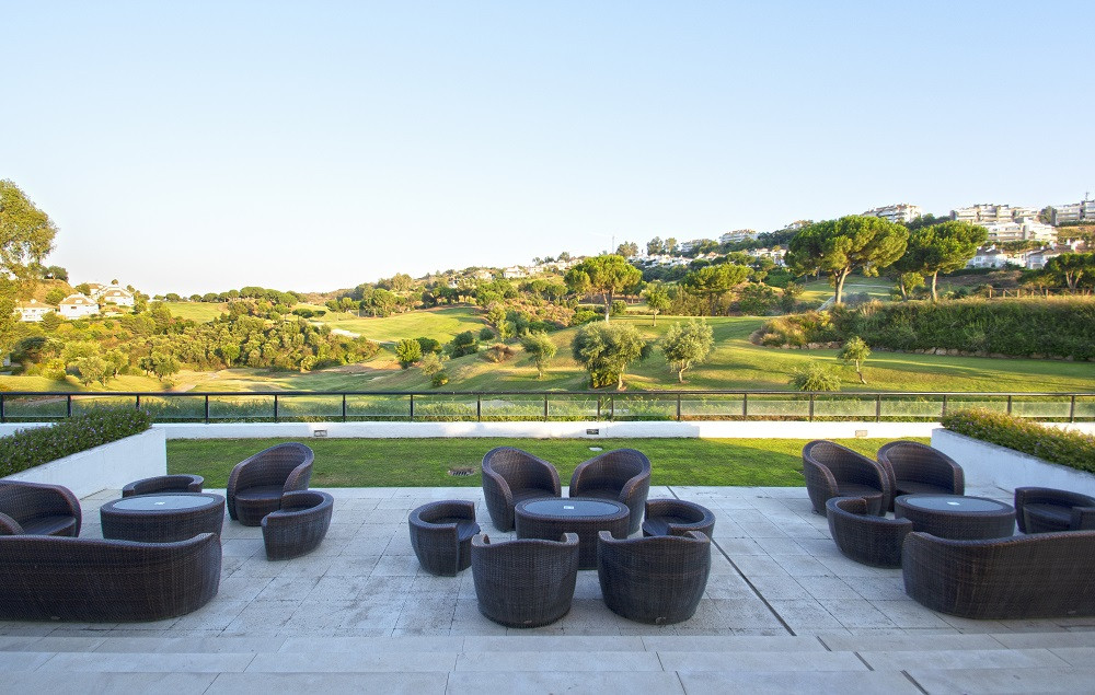 Parcelas para villas independientes con vistas al golf y a la montaña en La Cala Golf, Mijas Costa