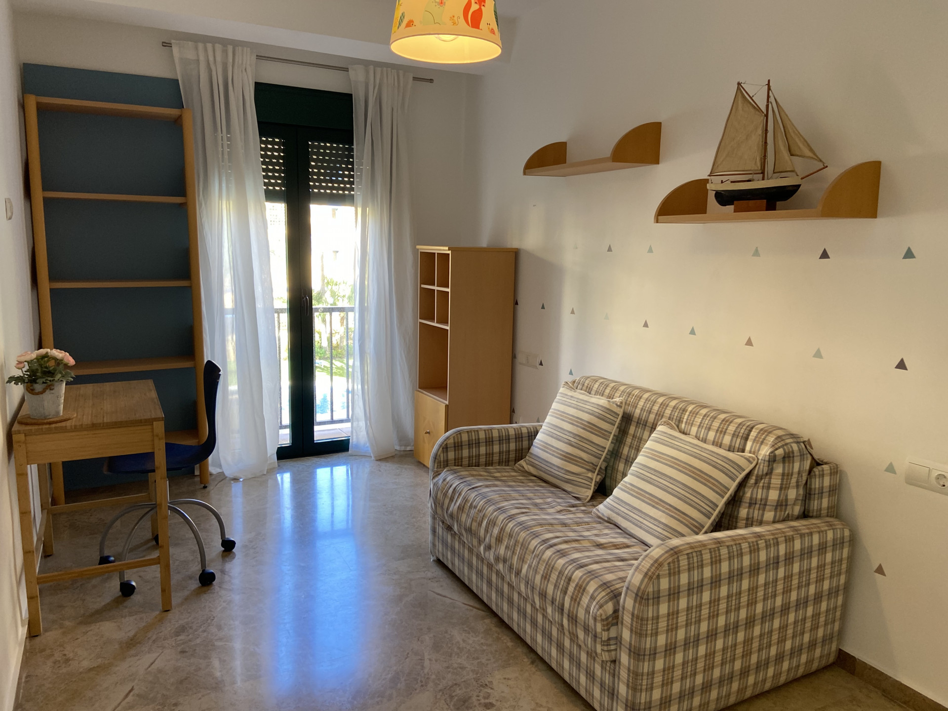 Spacious 3-bedroom apartment beachside in San Pedro de Alcántara