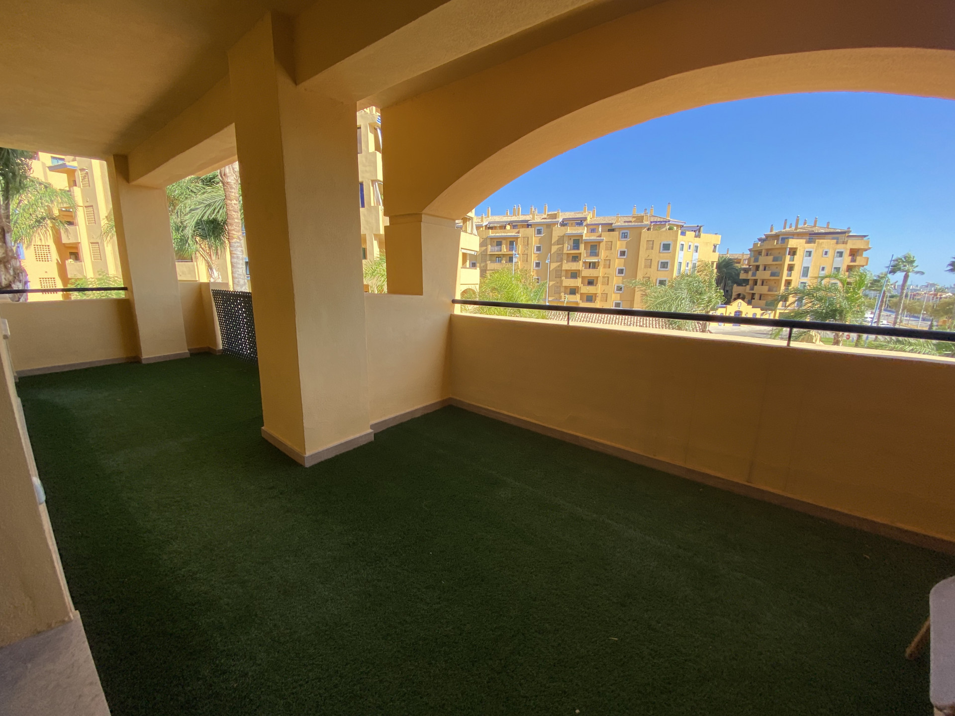 Spacious 3-bedroom apartment beachside in San Pedro de Alcántara