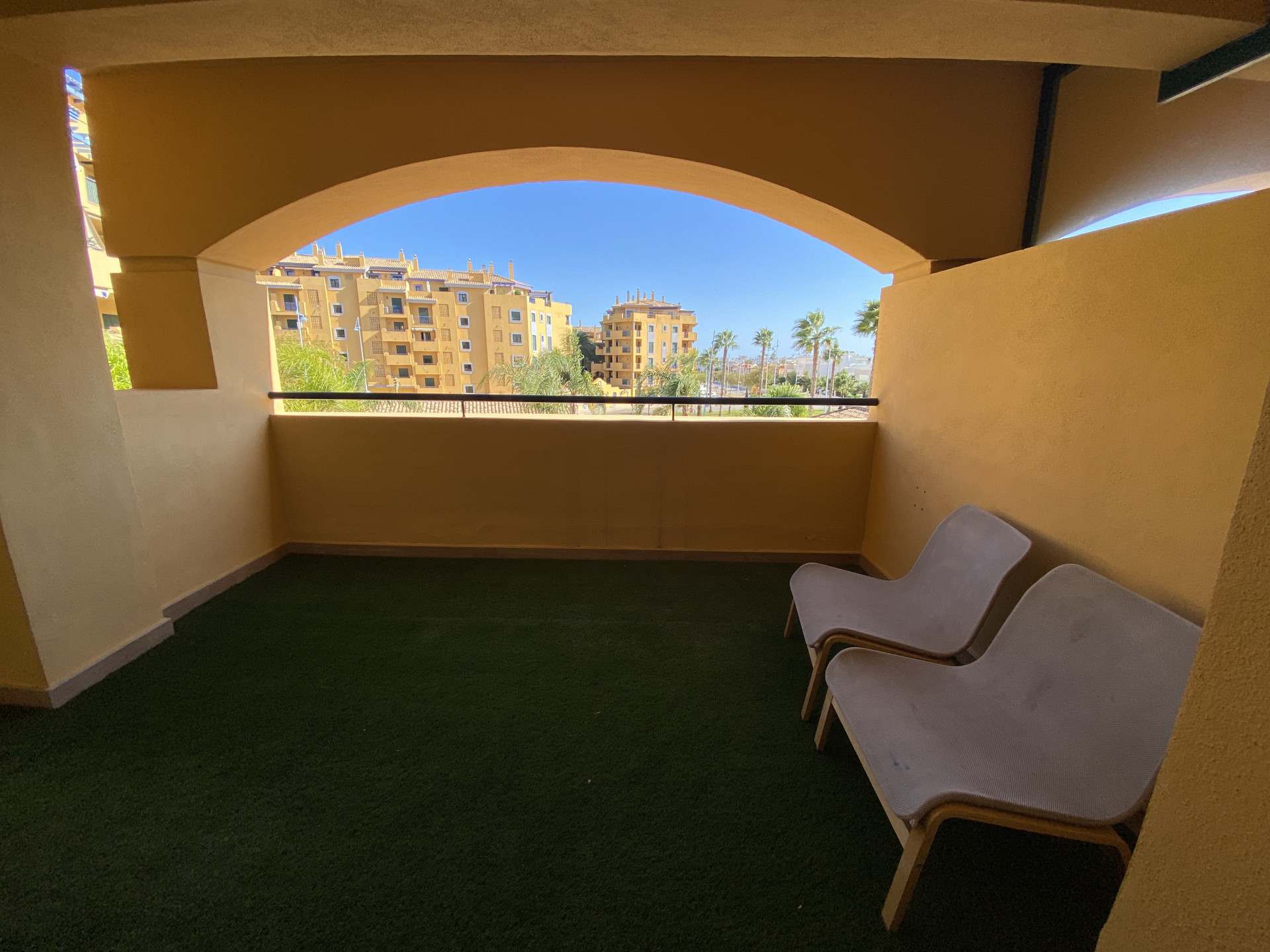 Spacious 3-bedroom apartment beachside in San Pedro de Alcántara