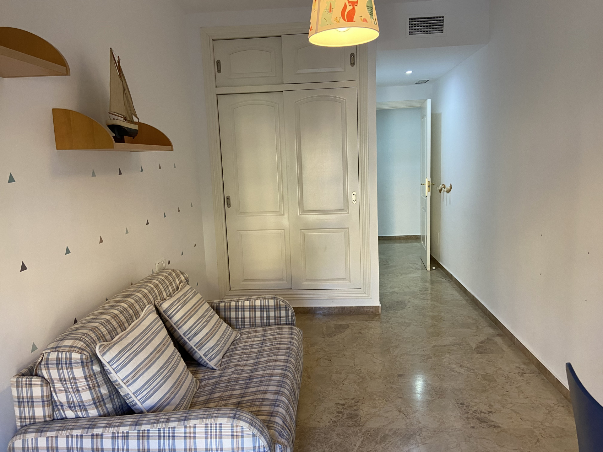 Spacious 3-bedroom apartment beachside in San Pedro de Alcántara