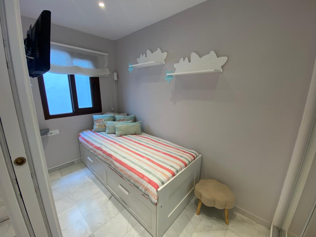 Moderno apartamento de 2 dormitorios en Jardines del Puerto, Puerto Banus