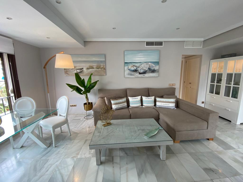 Modern 2 bedroom apartment in Jardines del Puerto, Puerto Banus