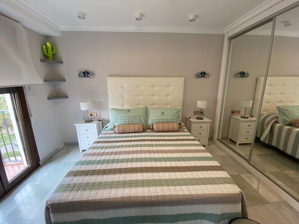 Modern 2 bedroom apartment in Jardines del Puerto, Puerto Banus