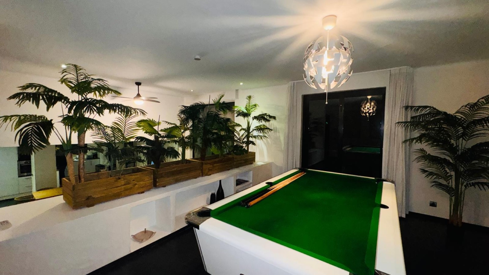 Espectacular villa contemporánea en venta y alquiler en Las Brisas