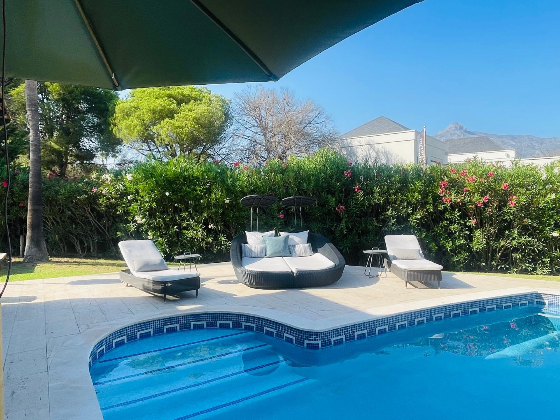 Spectacular contemporary villa for sale and rent in Las Brisas