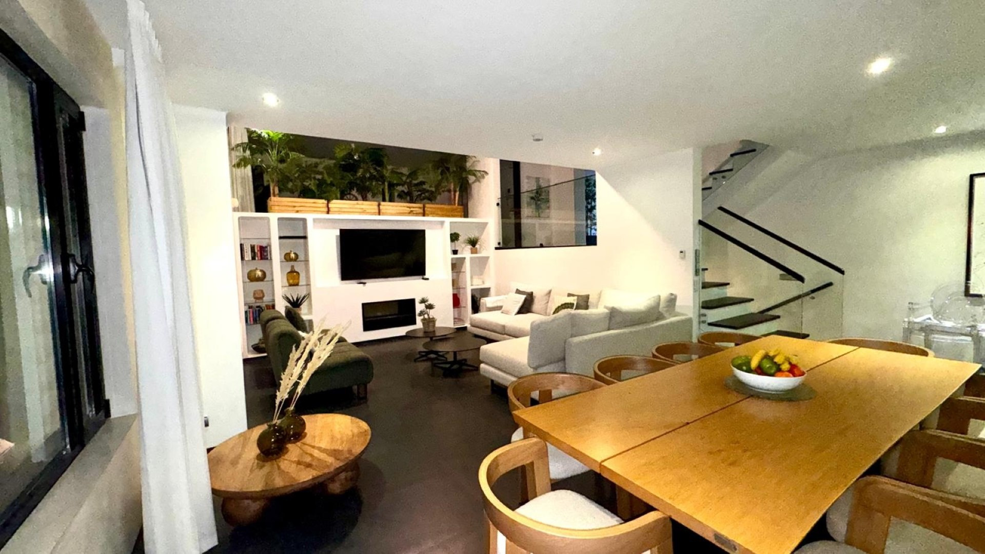 Espectacular villa contemporánea en venta y alquiler en Las Brisas