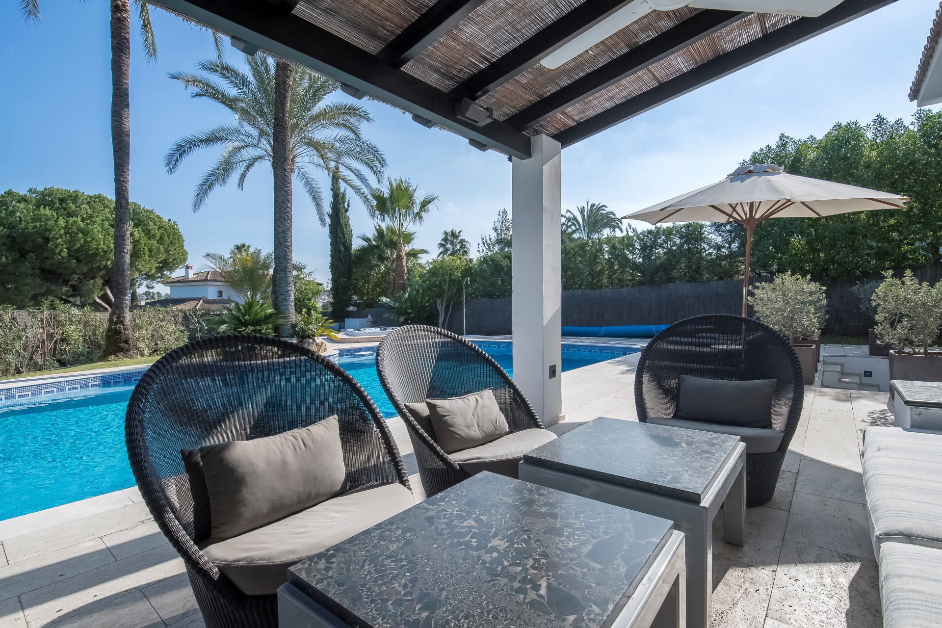 Spectacular contemporary villa for sale and rent in Las Brisas