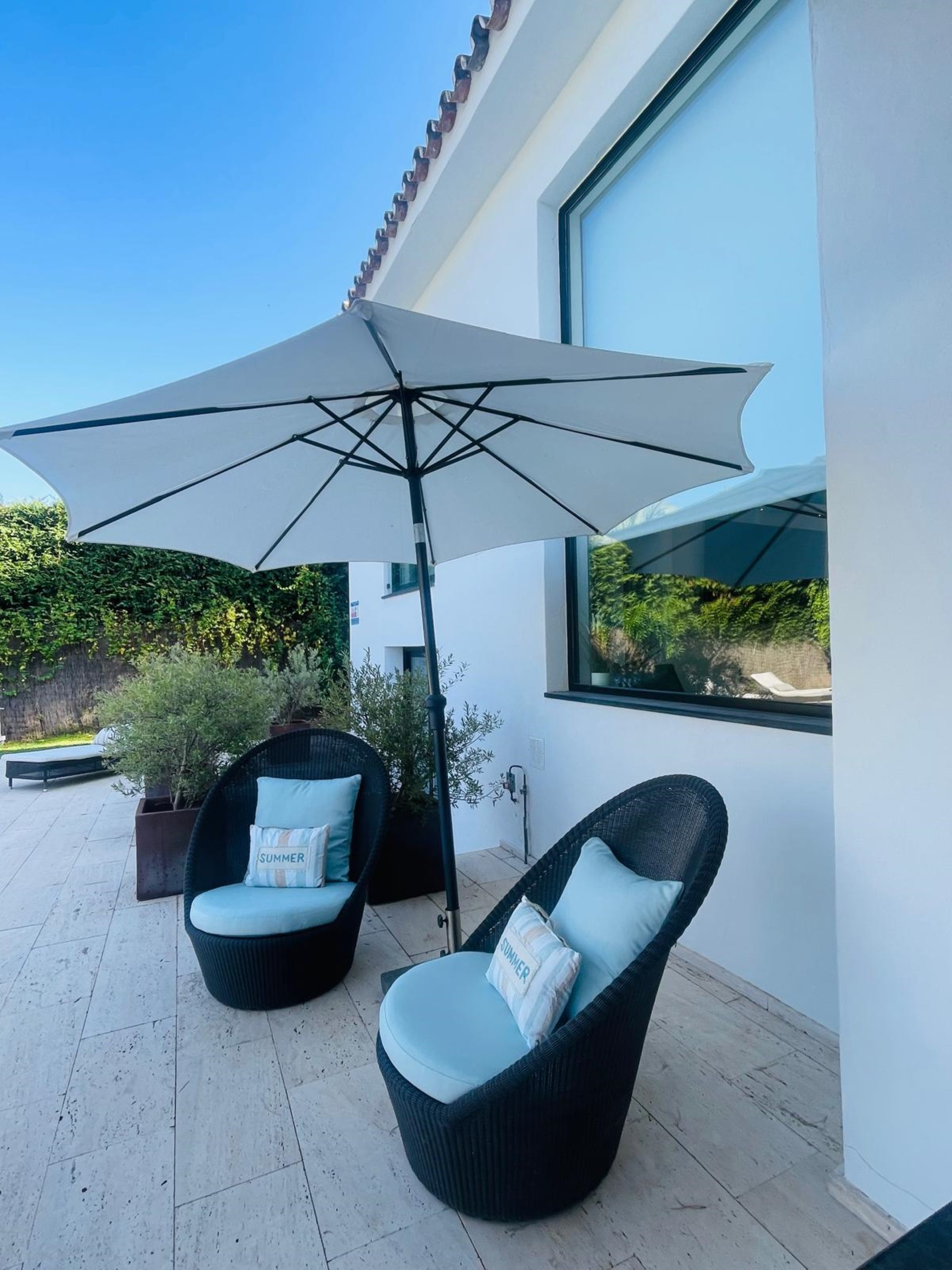 Spectacular contemporary villa for sale and rent in Las Brisas