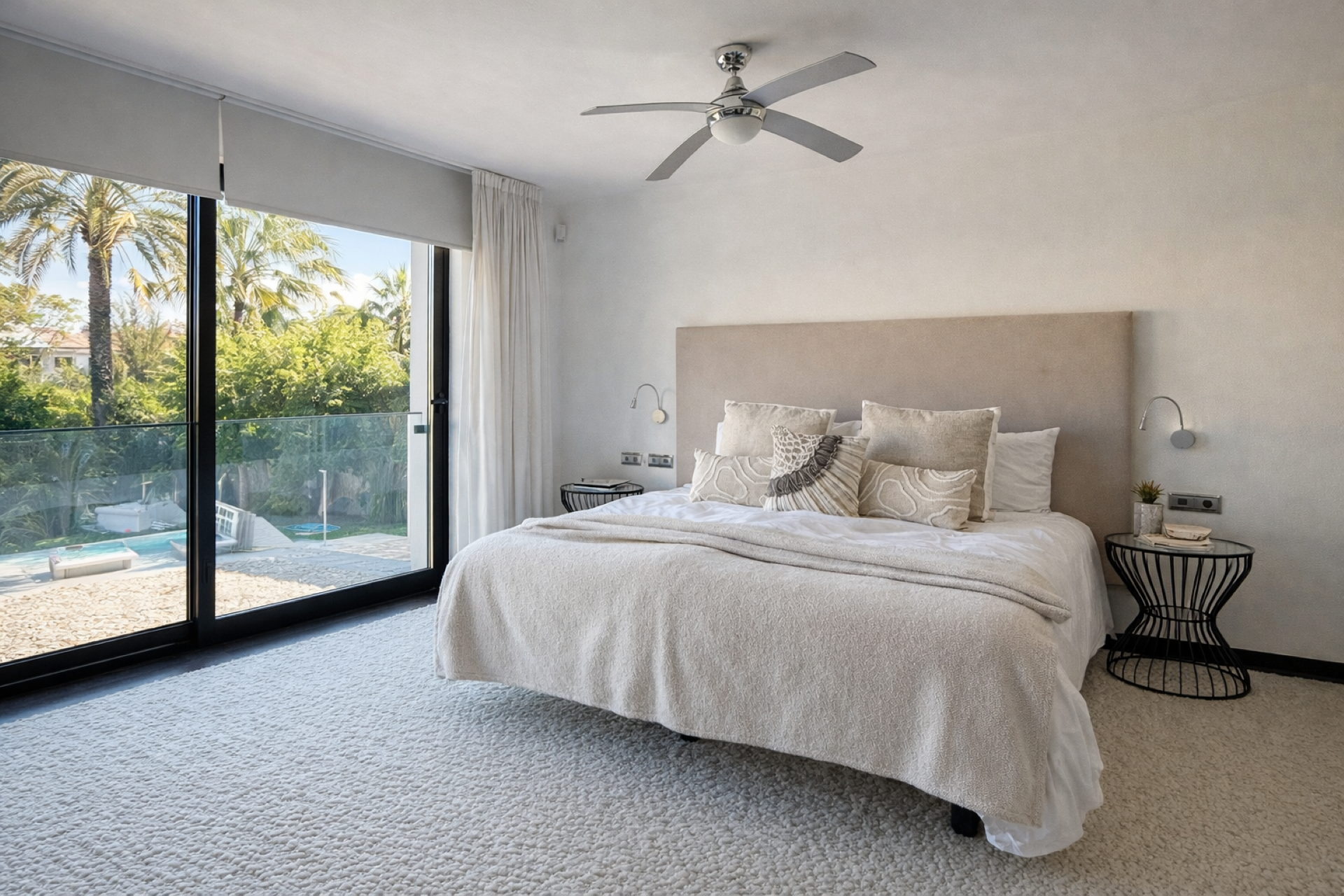 Spectacular contemporary 5 bedroom villa in Las Brisas