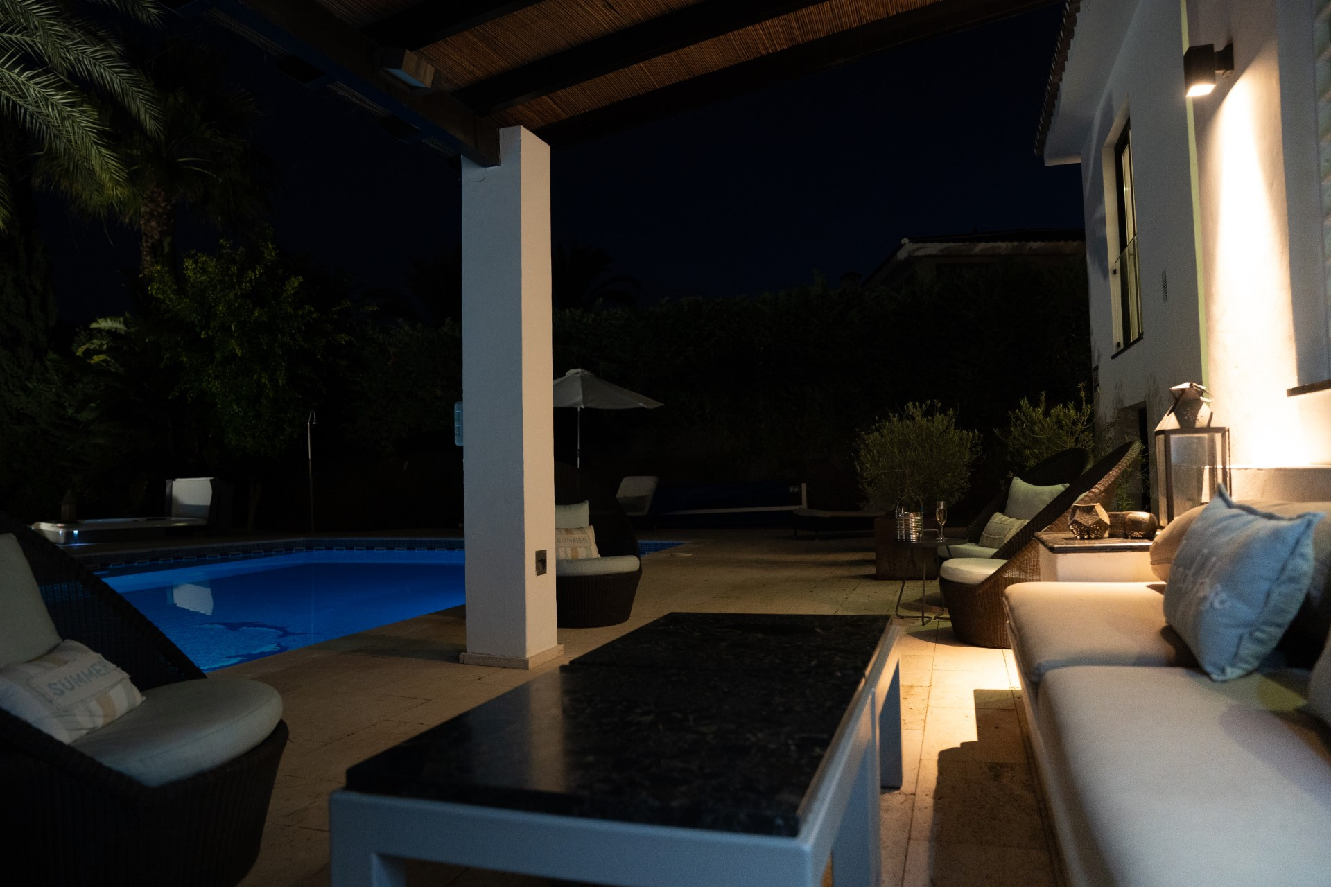 Spectacular contemporary 5 bedroom villa in Las Brisas