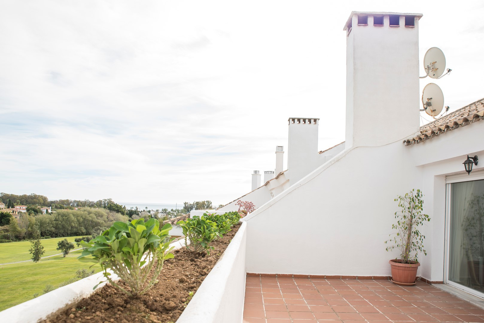 An immaculate duplex penthouse in Guadalmina Baja