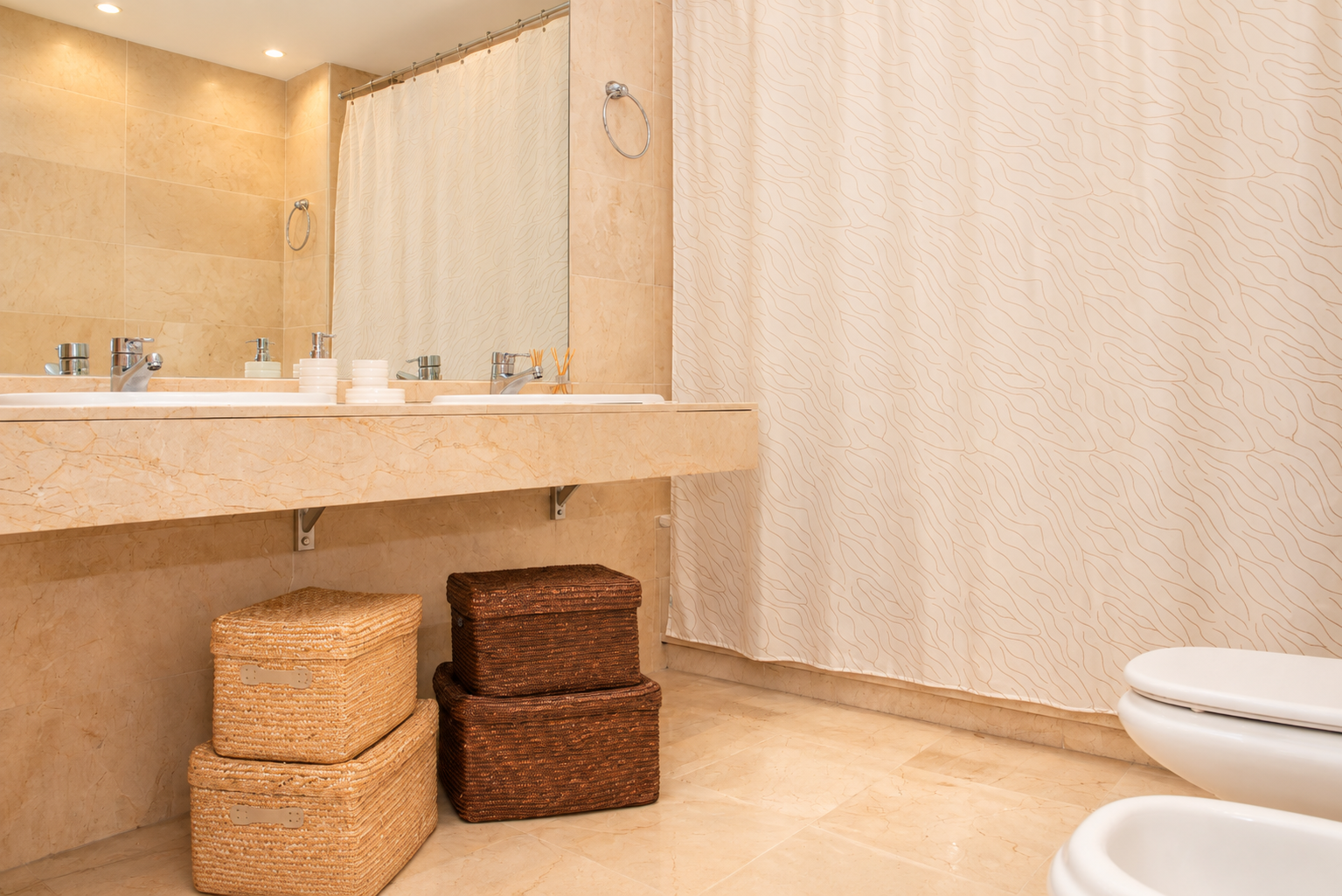 An immaculate duplex penthouse in Guadalmina Baja