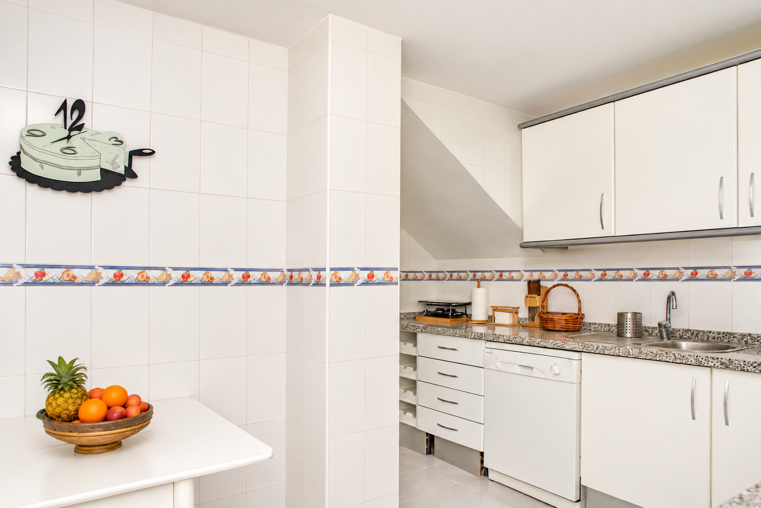 An immaculate duplex penthouse in Guadalmina Baja
