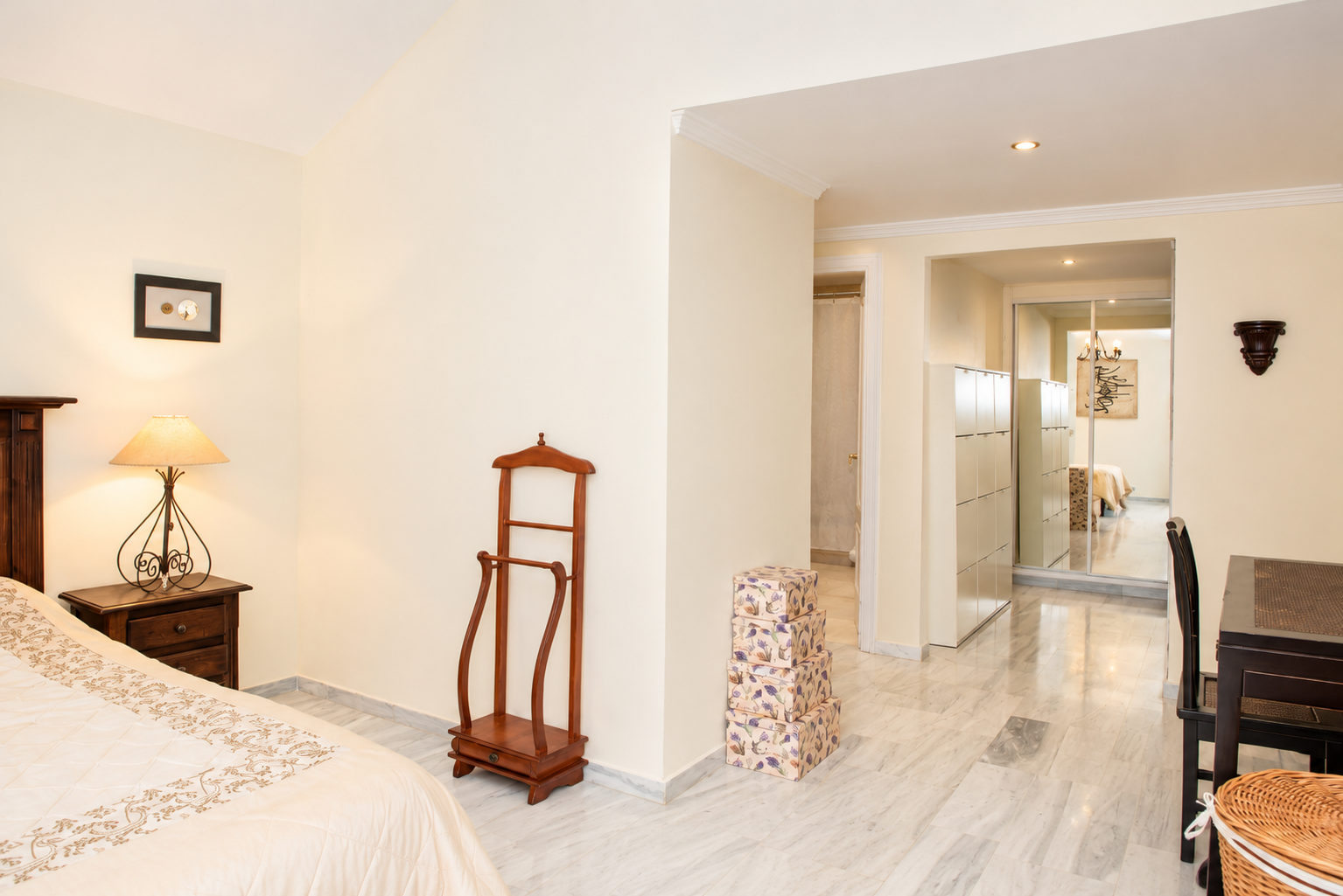 An immaculate duplex penthouse in Guadalmina Baja
