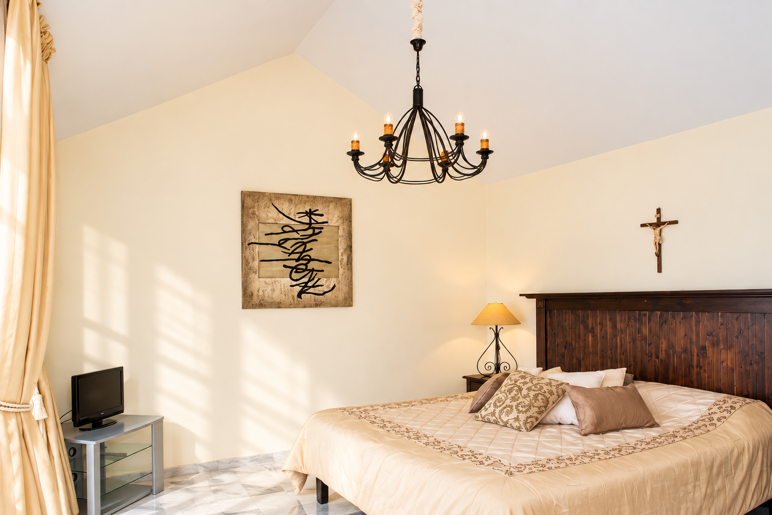 An immaculate duplex penthouse in Guadalmina Baja