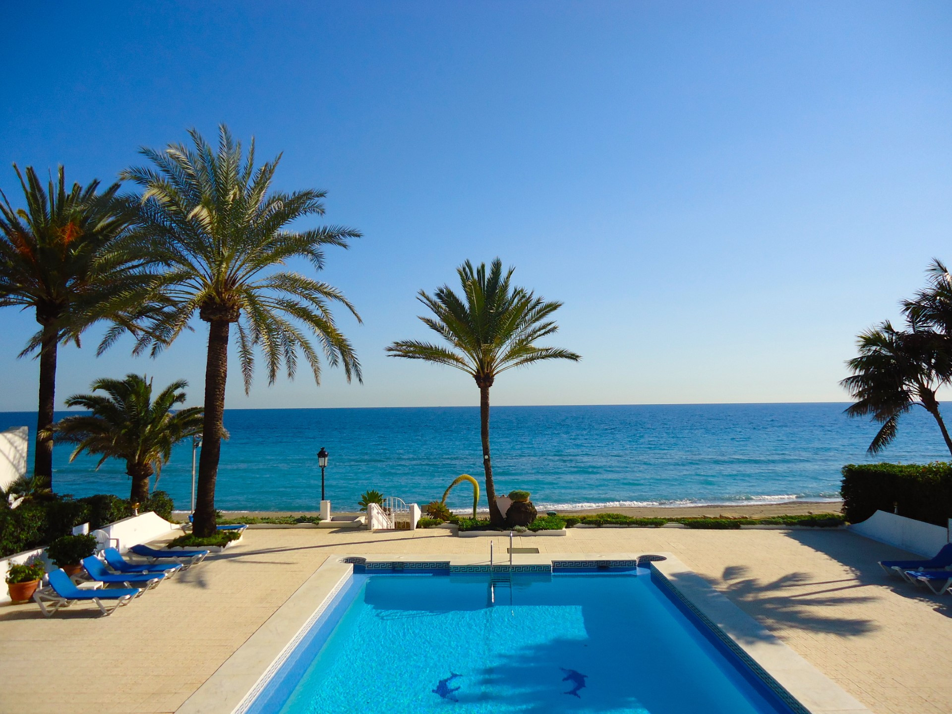 Impressive home with direct access to the beach in Marbella Golden Mile