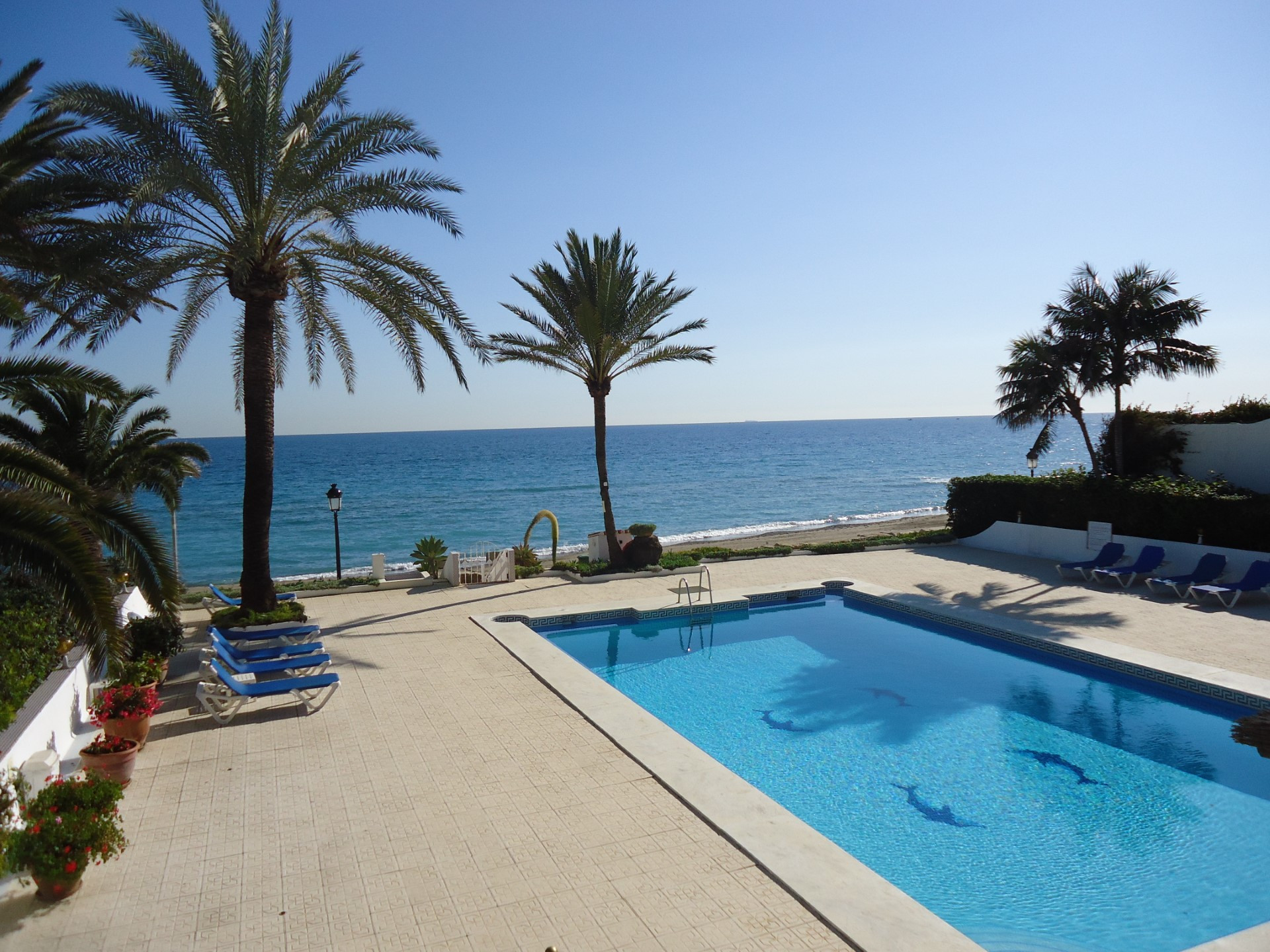 Impressive home with direct access to the beach in Marbella Golden Mile