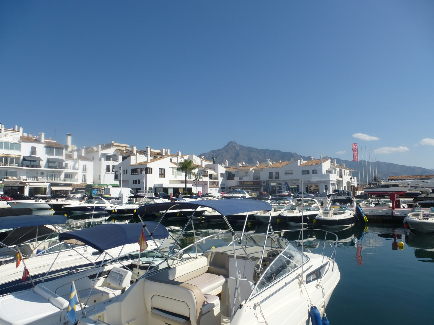 Espectacular y moderno ático en Puerto Banús