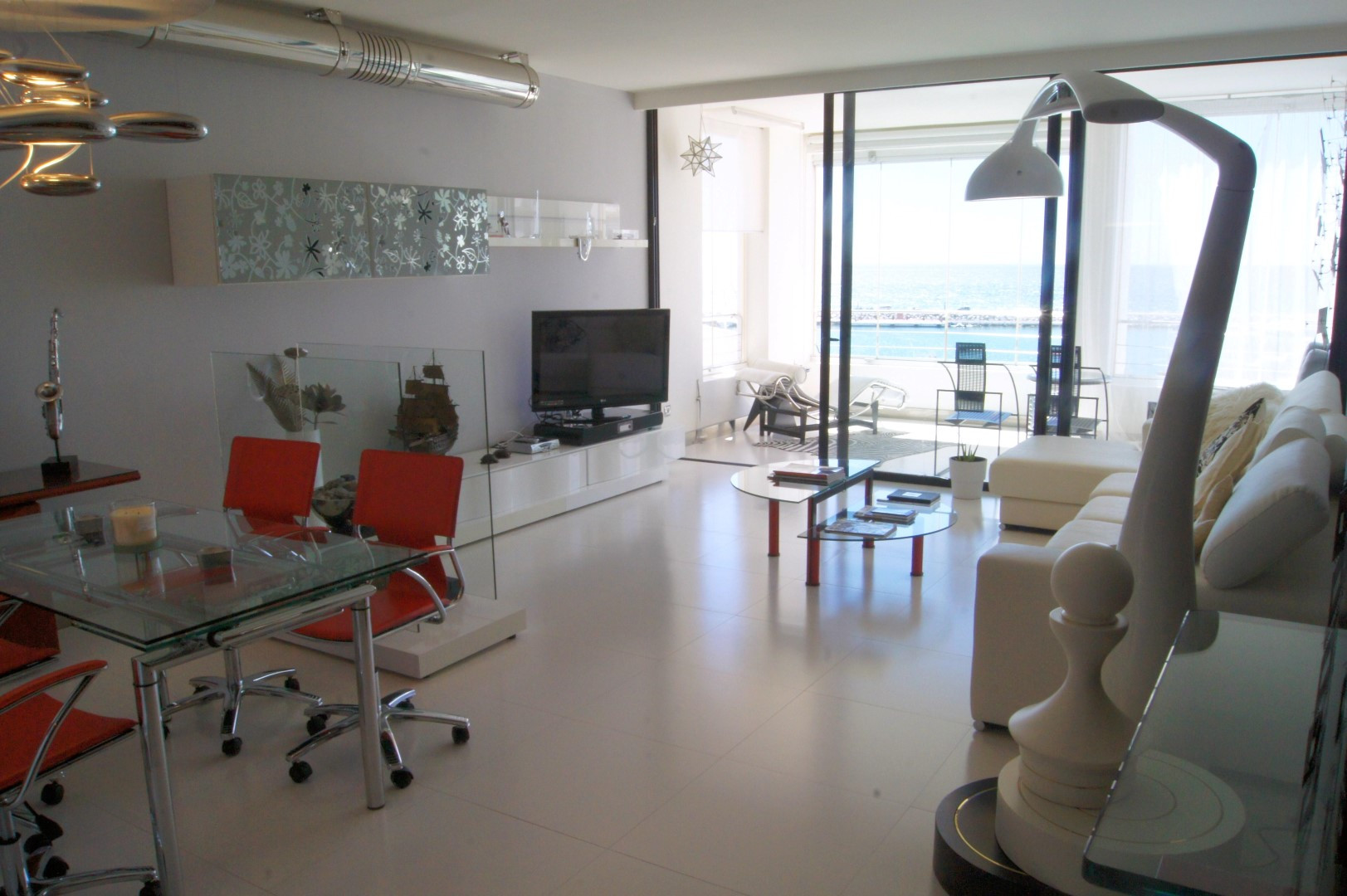 Stunning modern penthouse in Puerto Banus