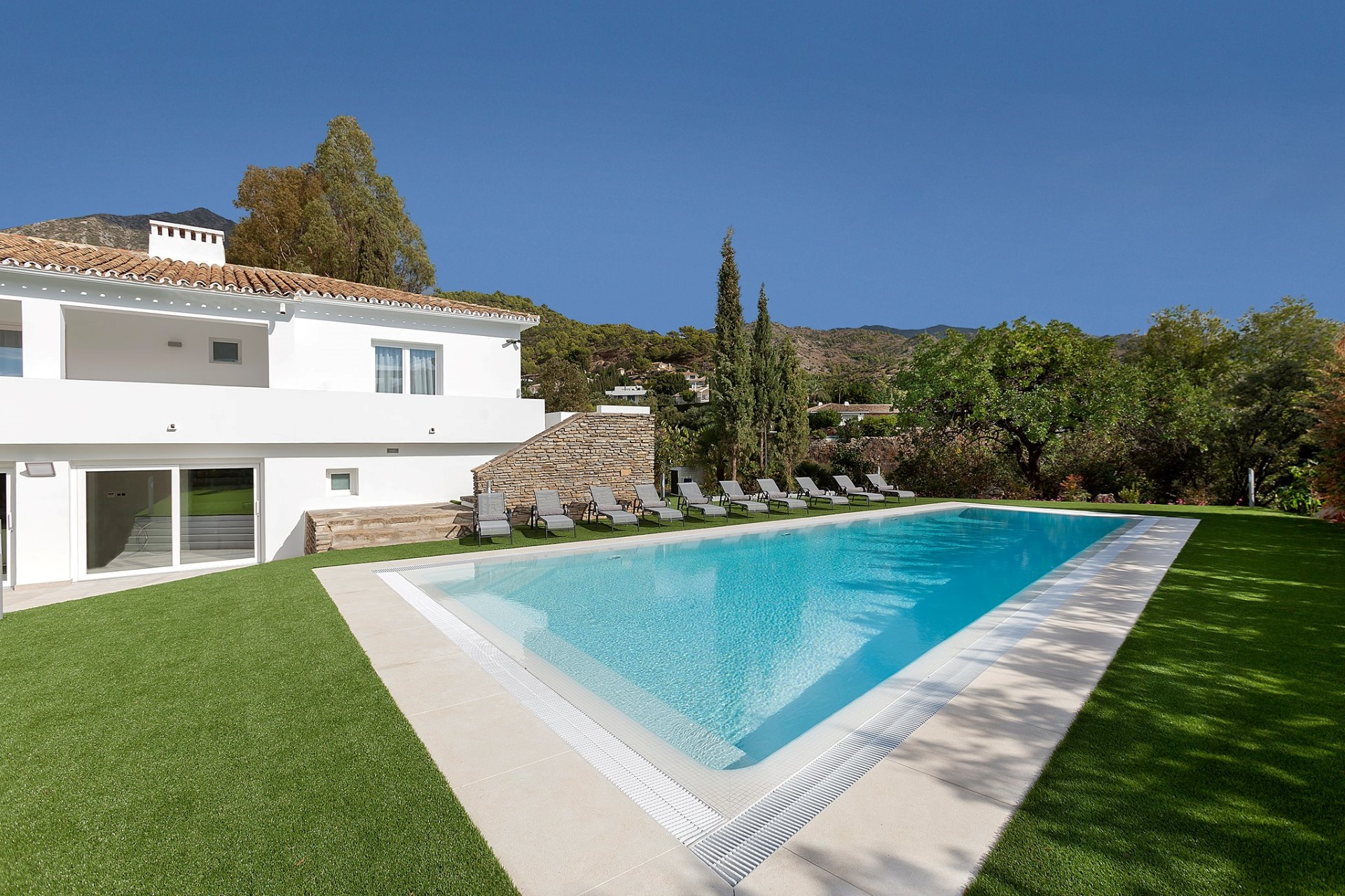 Stunning modern villa in Cascada de Camojan, Golden Mile