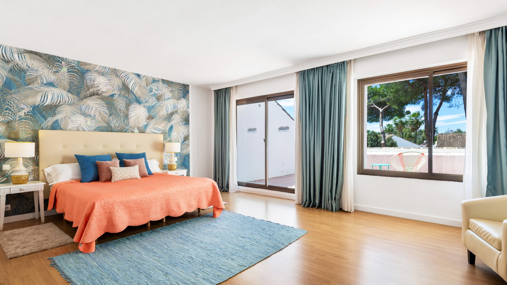 5 bedroom beachside villa in Villa Marina, Puerto Banus