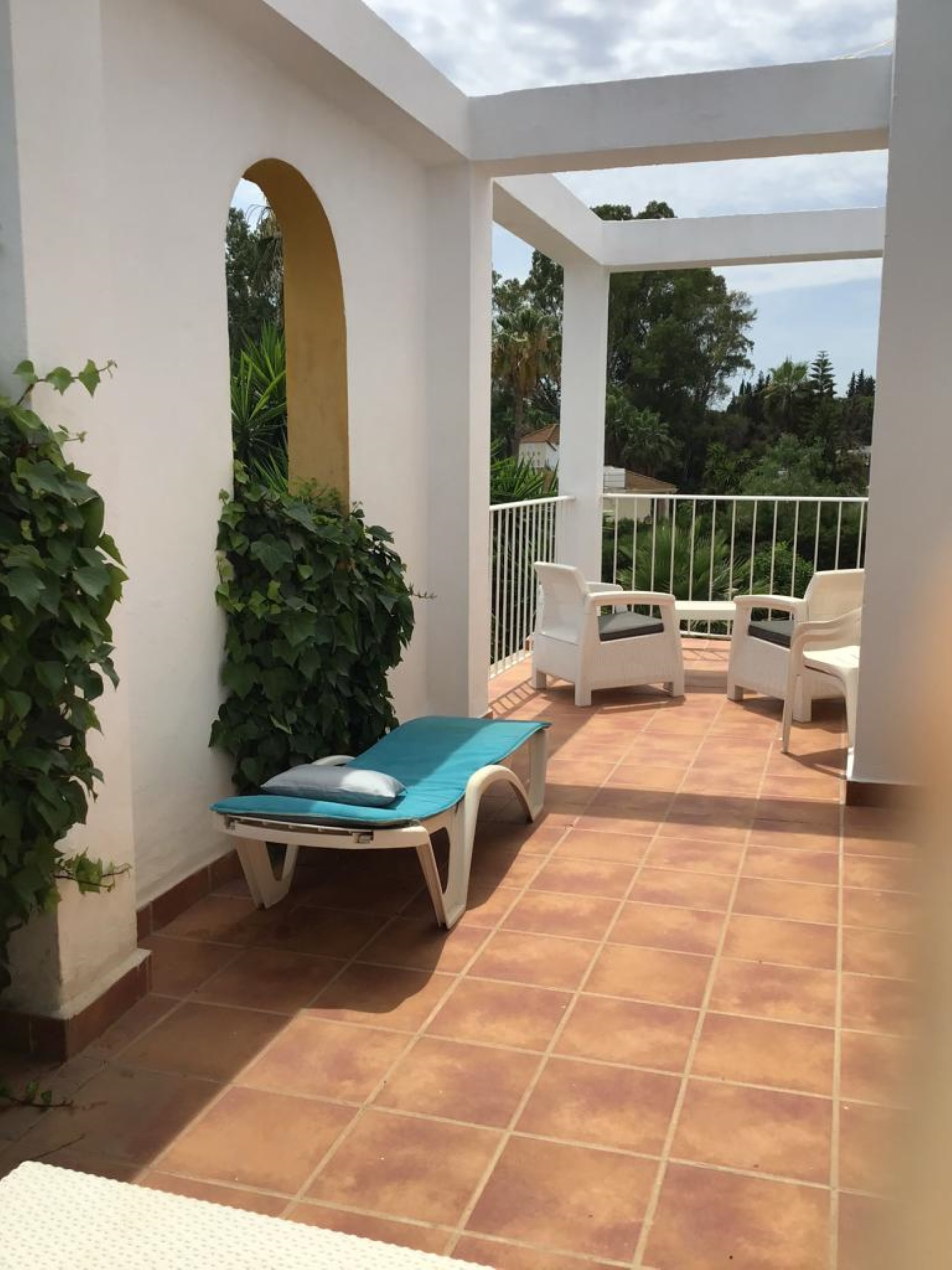 Delightful 4 bedroom corner villa in Lagomar, Nueva Andalucia