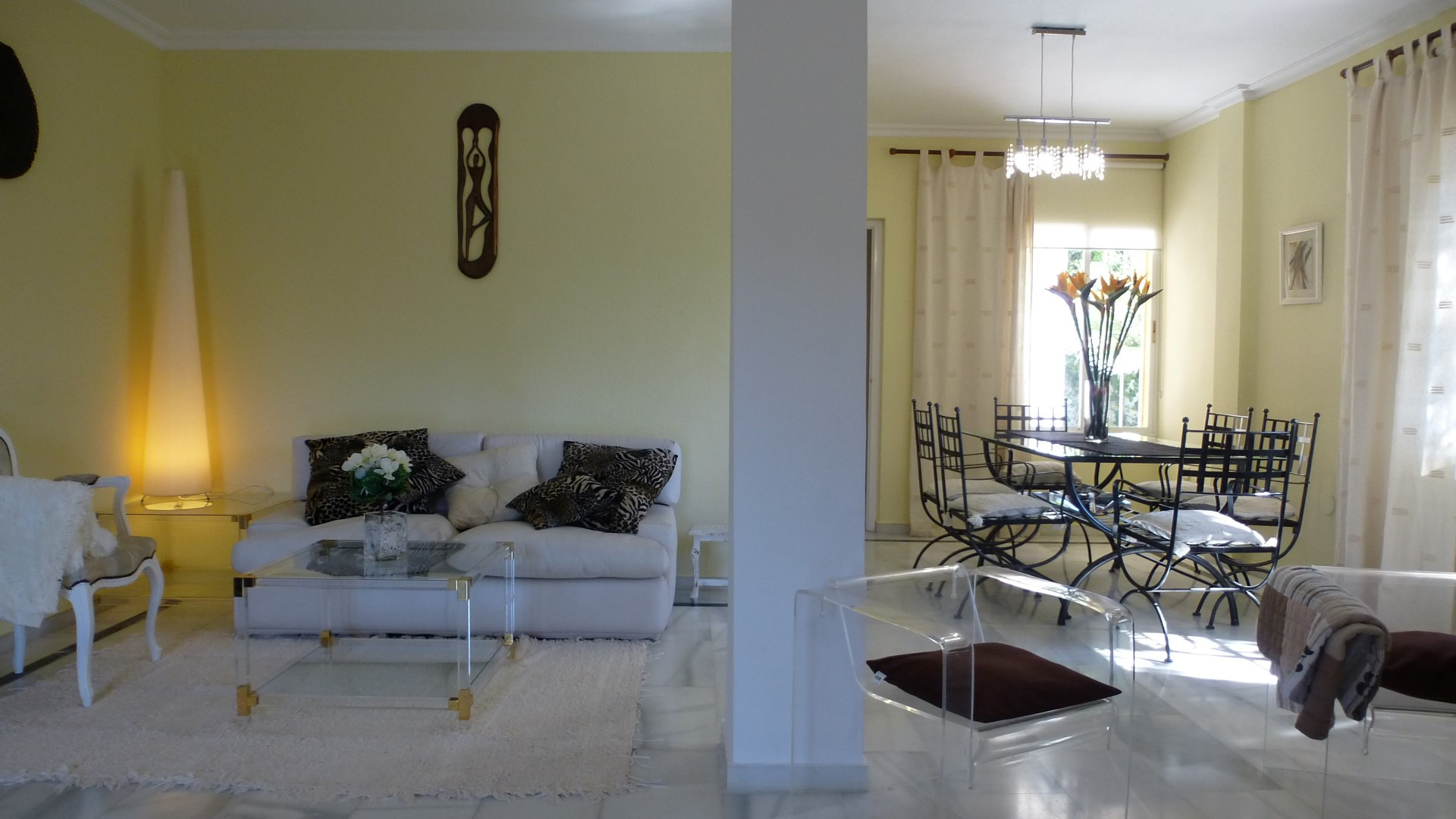 Delightful 4 bedroom corner villa in Lagomar, Nueva Andalucia