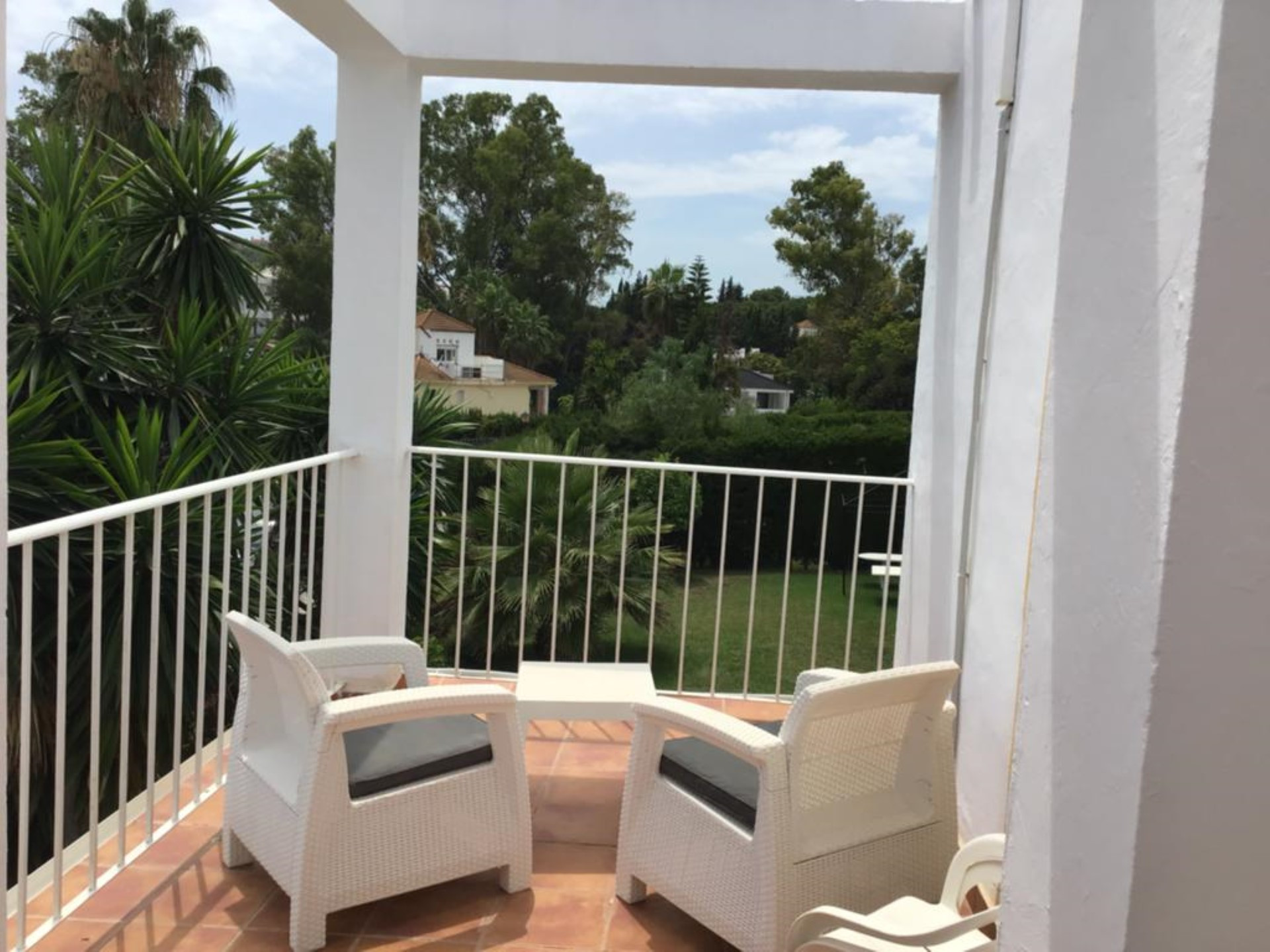 Delightful 4 bedroom corner villa in Lagomar, Nueva Andalucia