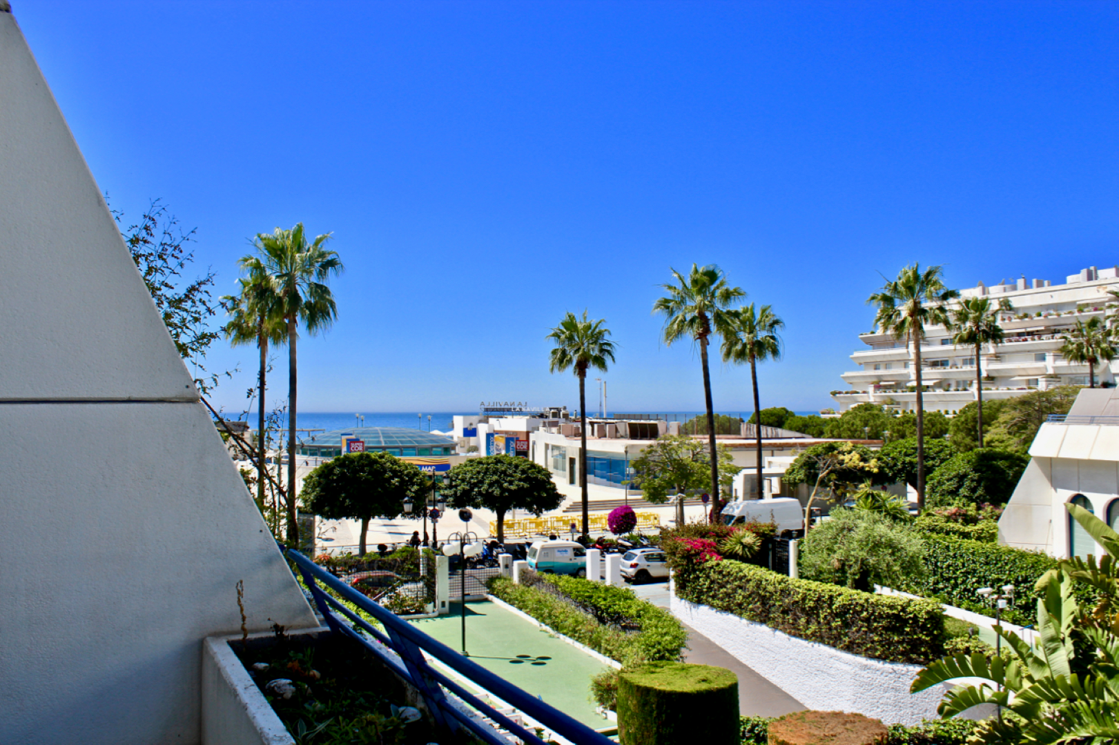 Central apartment for rent 2nd line beach in Marbella