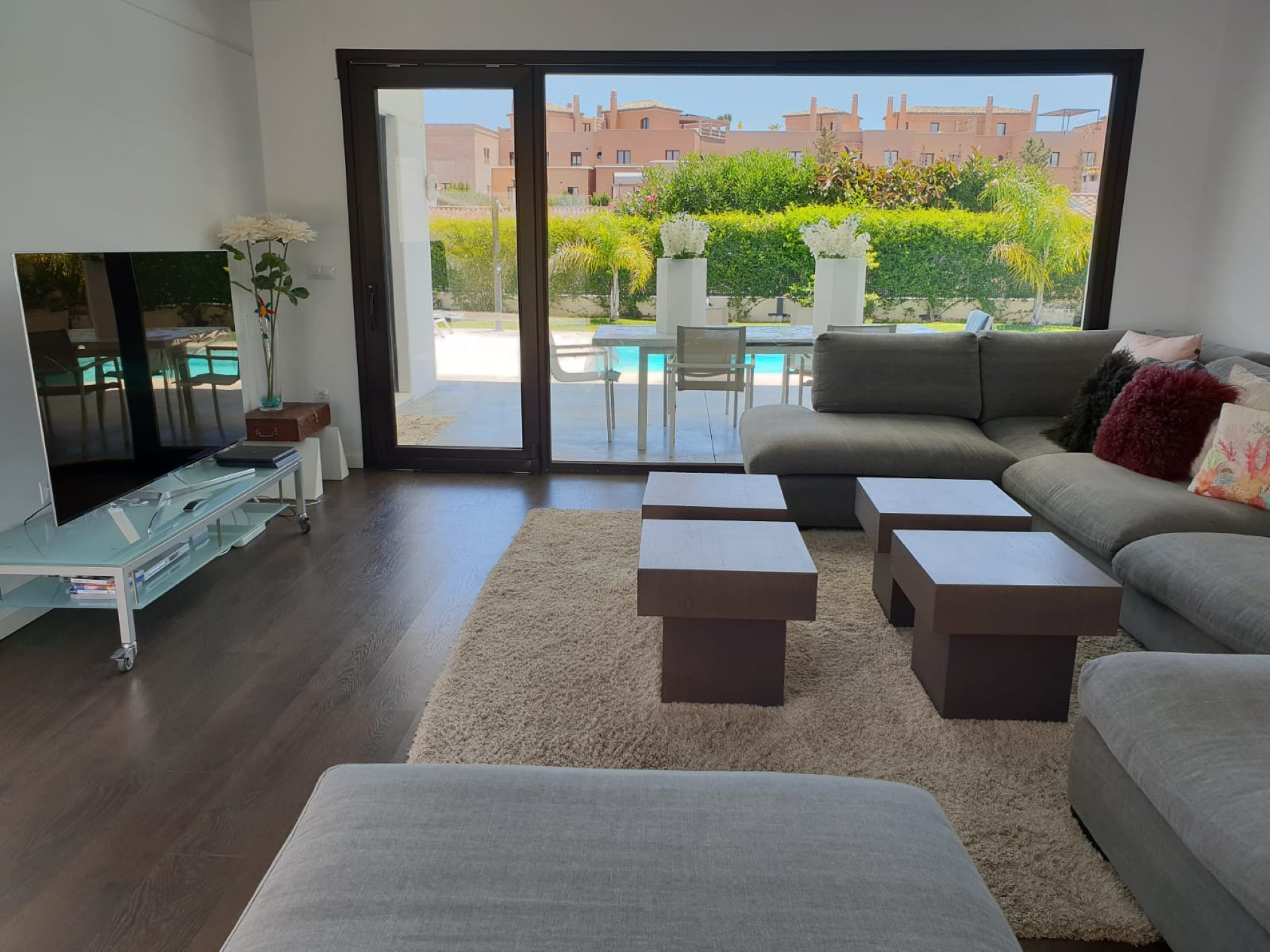 5 bedroom modern luxury villa is ideally located beachside in San Pedro de Alcantara