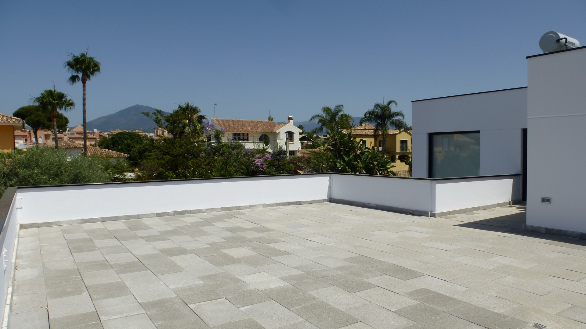 5 bedroom modern luxury villa is ideally located beachside in San Pedro de Alcantara