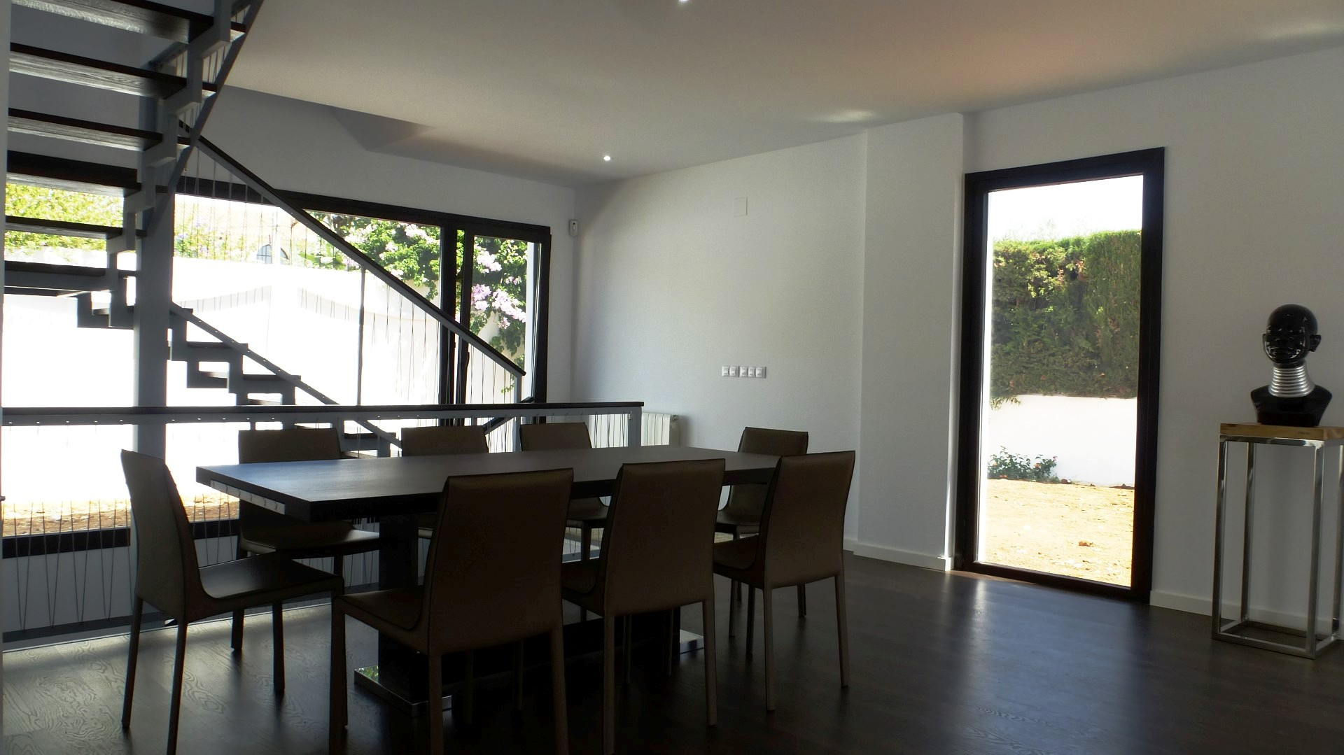 5 bedroom modern luxury villa is ideally located beachside in San Pedro de Alcantara