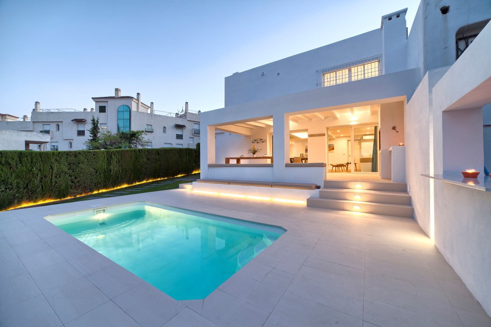 Brand new 5 bedroom villa in Nueva Andalucia walking distance to Puerto Banus