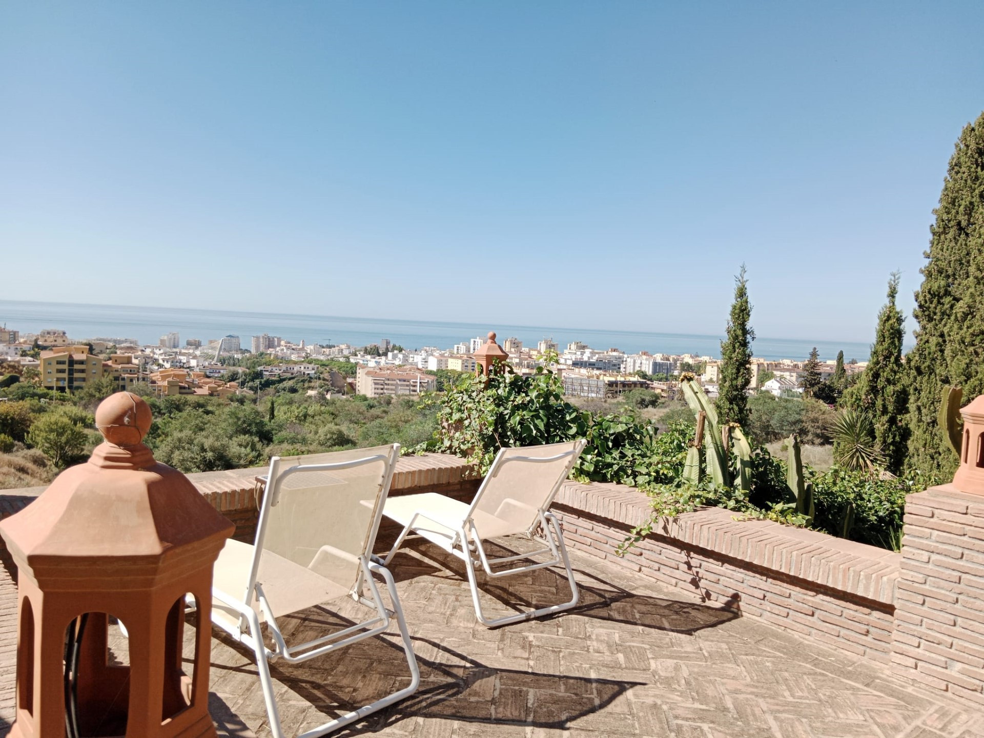 A traditional 3 bedroom villa with spectacular views in La Montua, Marbella 