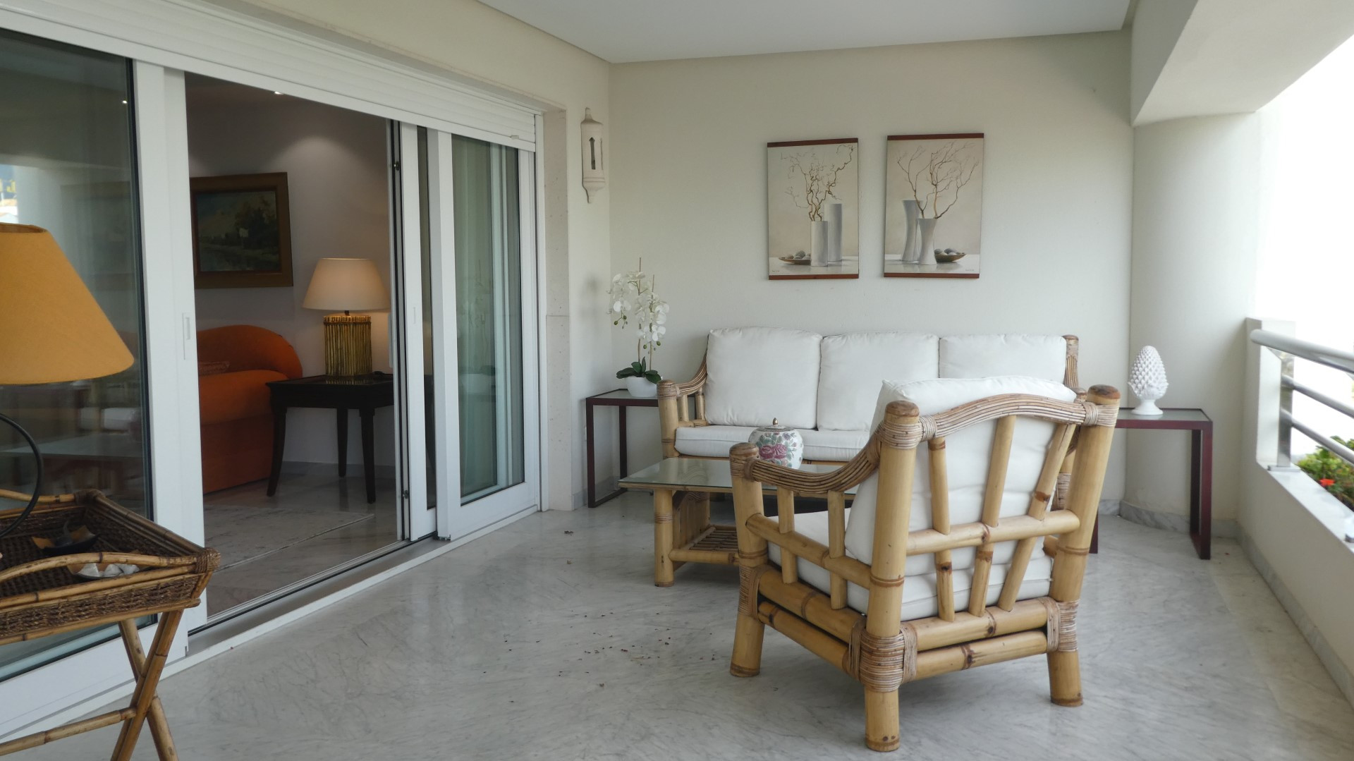 An elegant and spacious 3 bedroom suite apartment located in Playas del Duque, Puerto Banus