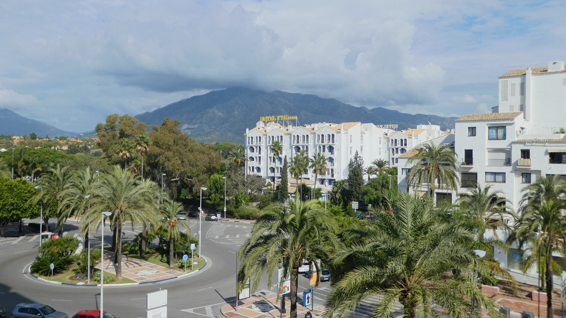 Luminoso apartamento en Puerto Banús