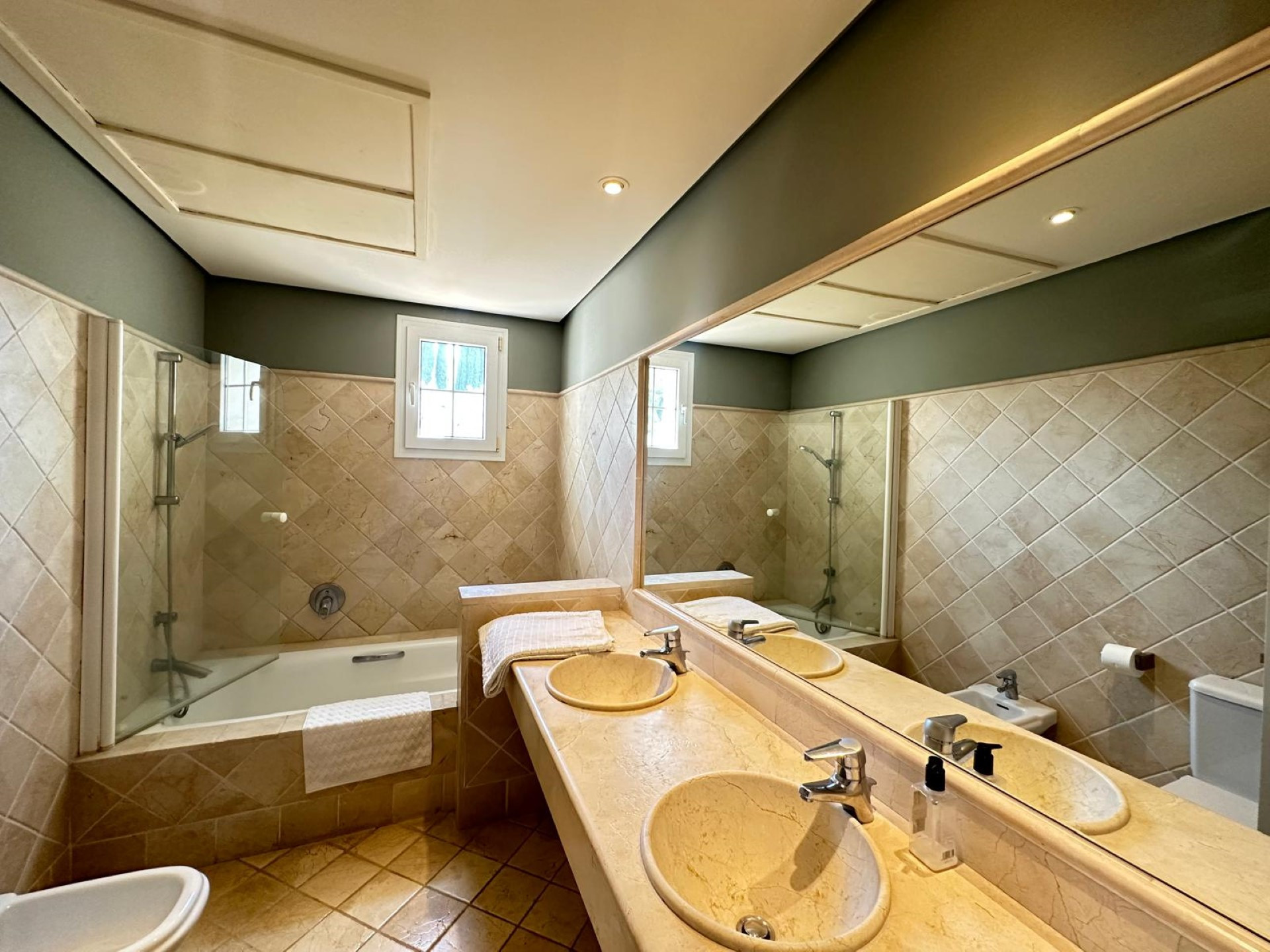 Modern and elegant villa in La Cerquilla, Nueva Andalucia
