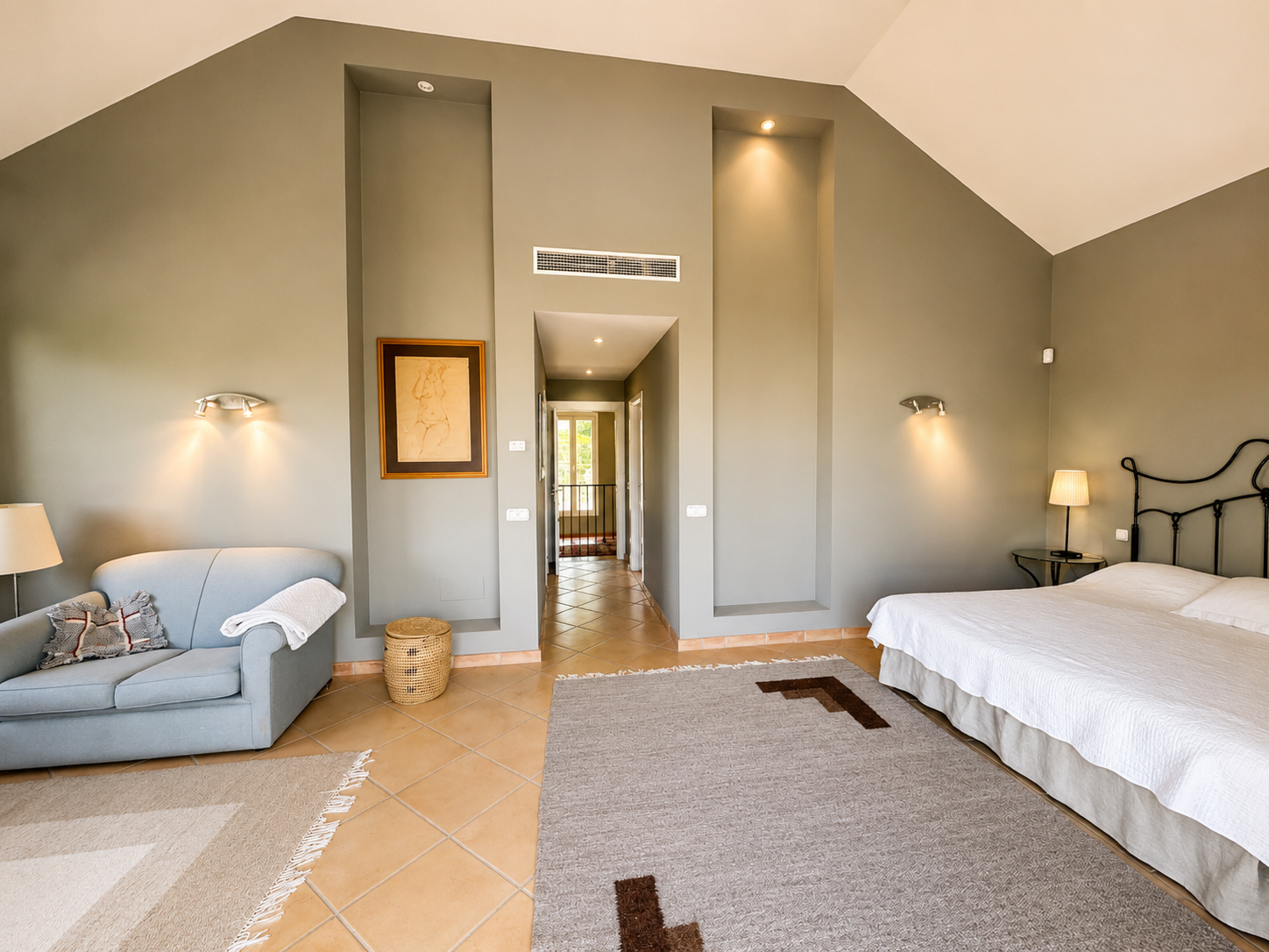 Modern & elegant 5 bedroom villa in La Cerquilla, Nueva Andalucia